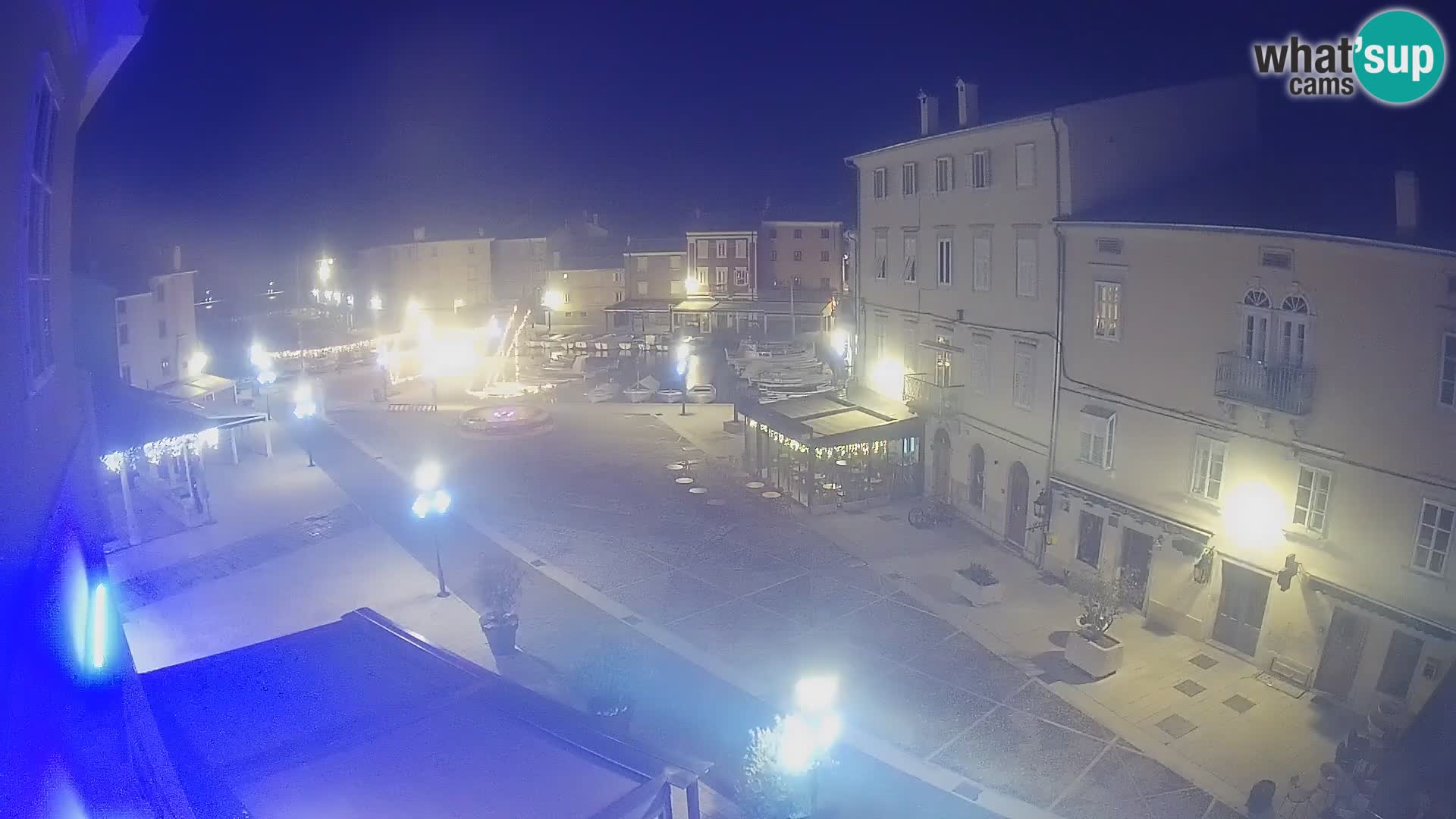 LIVE cam Cres city – place principale et “mandrač” – île de Cres – Croatie
