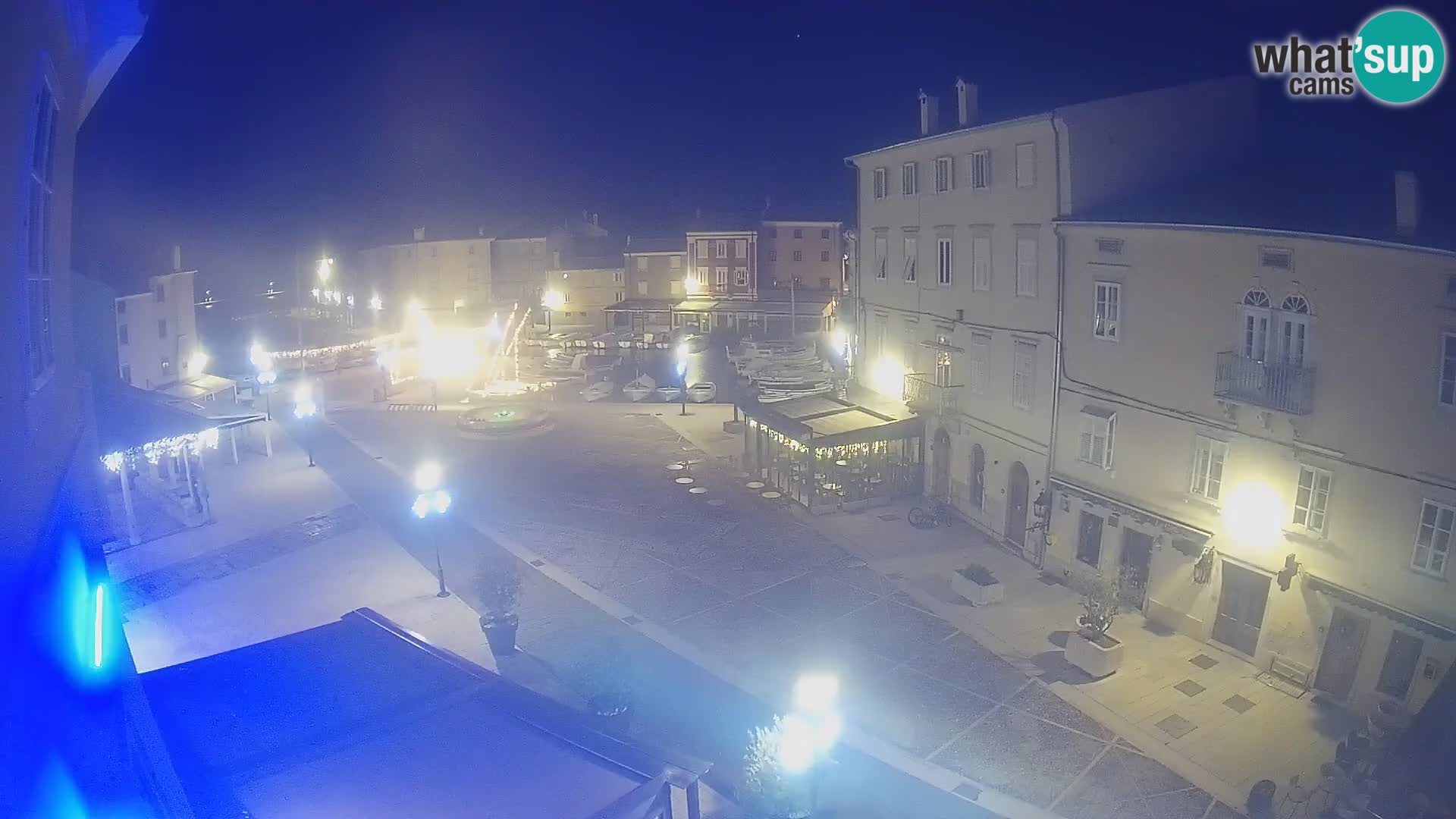 LIVE cam Cres city – place principale et “mandrač” – île de Cres – Croatie