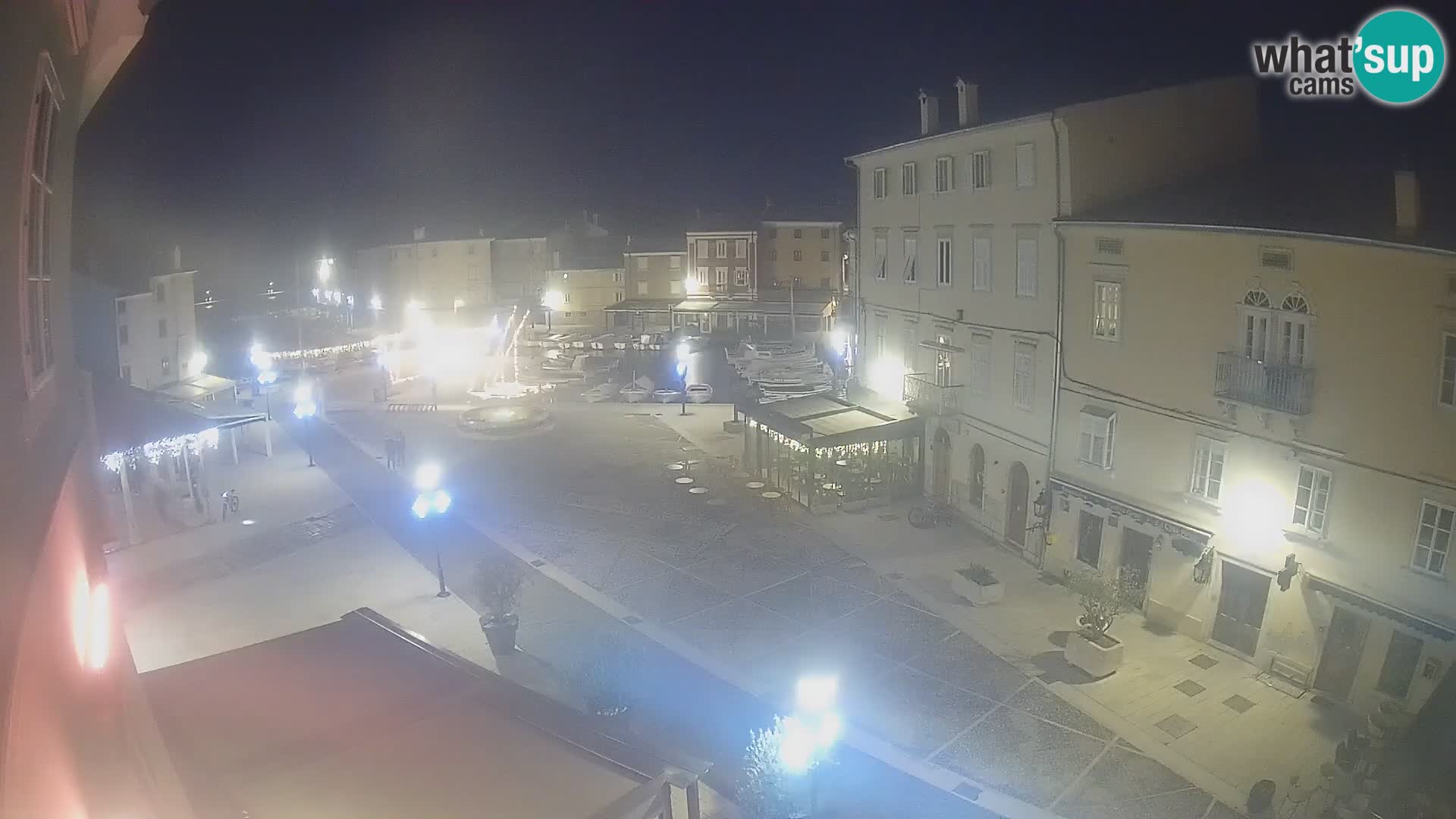 LIVE cam Cres Stadt – Hauptplatz und “mandrač” – Cres Insel – Kroatien