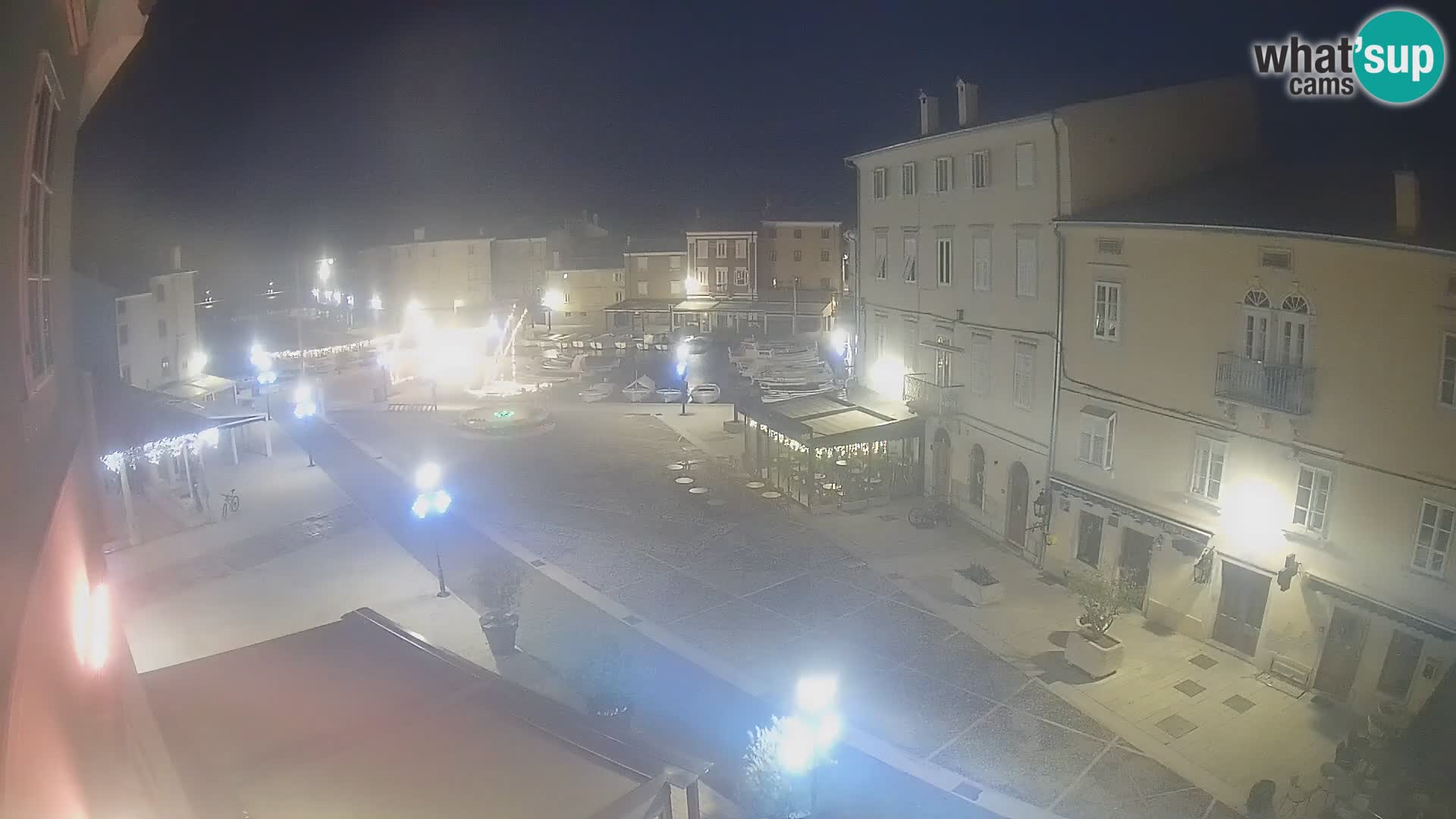 LIVE cam Cres city – place principale et “mandrač” – île de Cres – Croatie