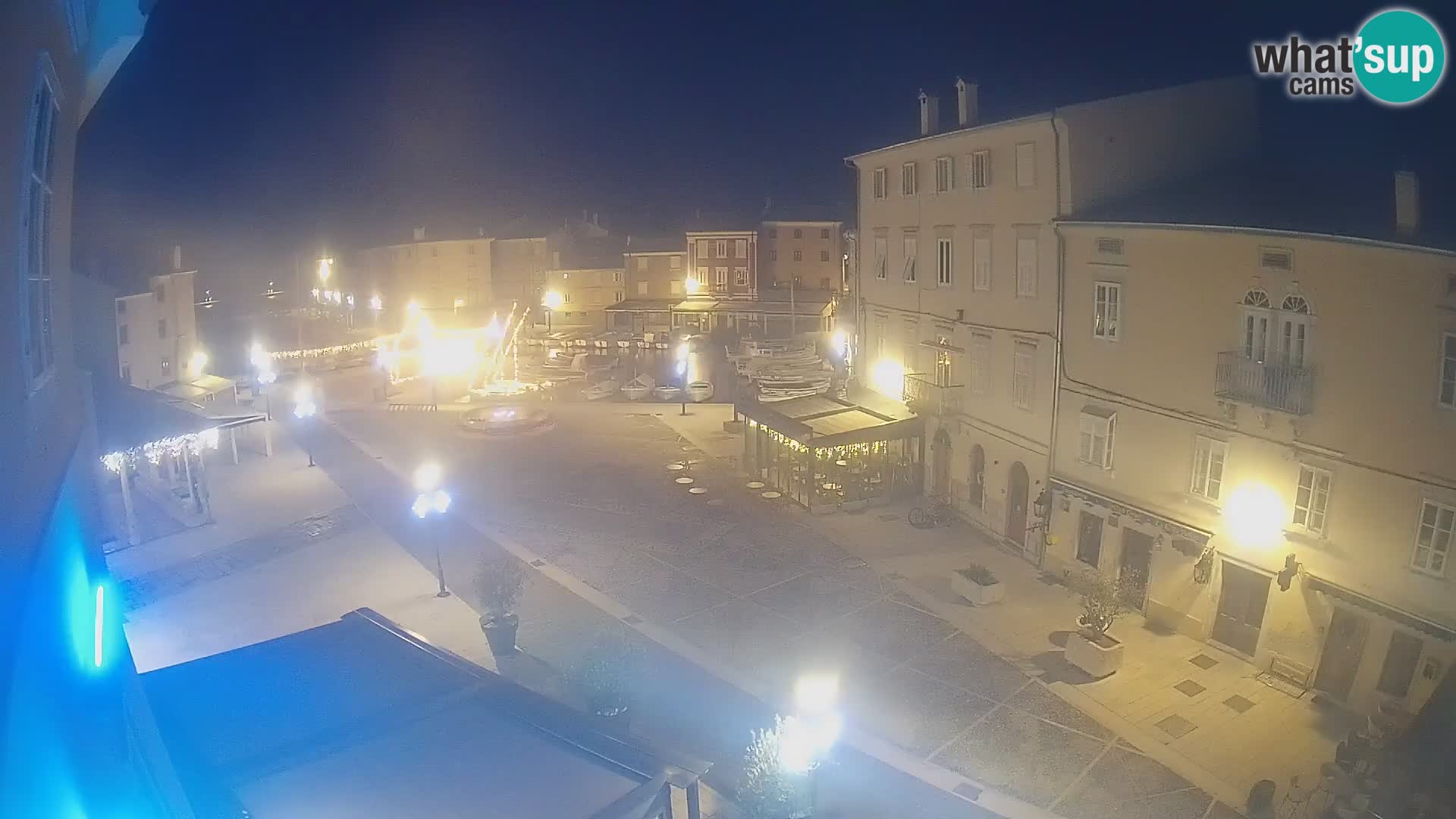 LIVE cam Cres city – place principale et “mandrač” – île de Cres – Croatie
