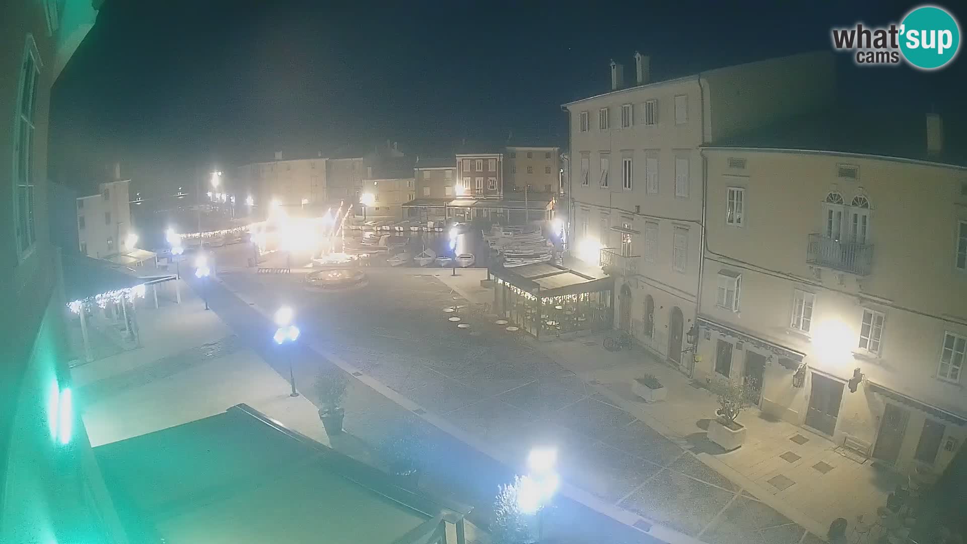 LIVE cam Cres Stadt – Hauptplatz und “mandrač” – Cres Insel – Kroatien