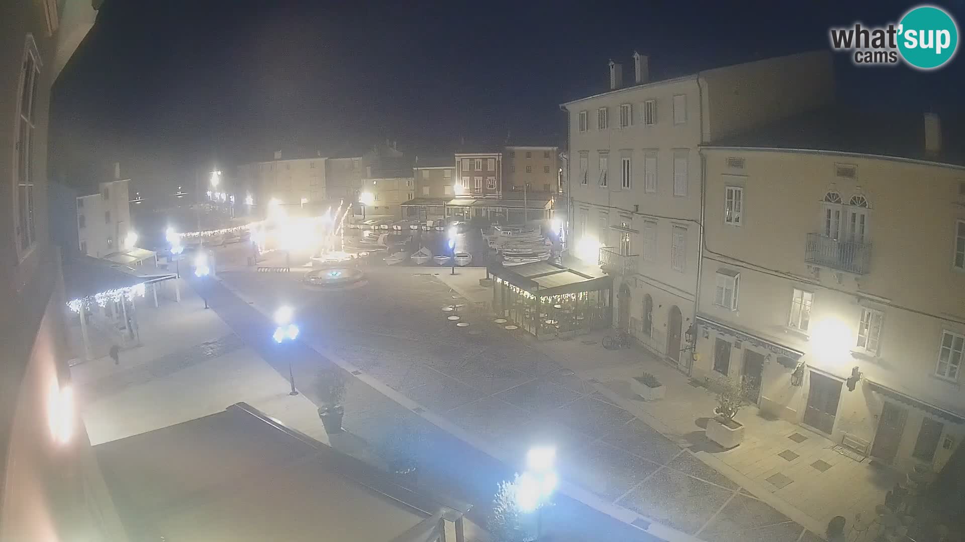LIVE cam Cres città – piazza principale e “mandrač” – isola di Cherso – Croazia