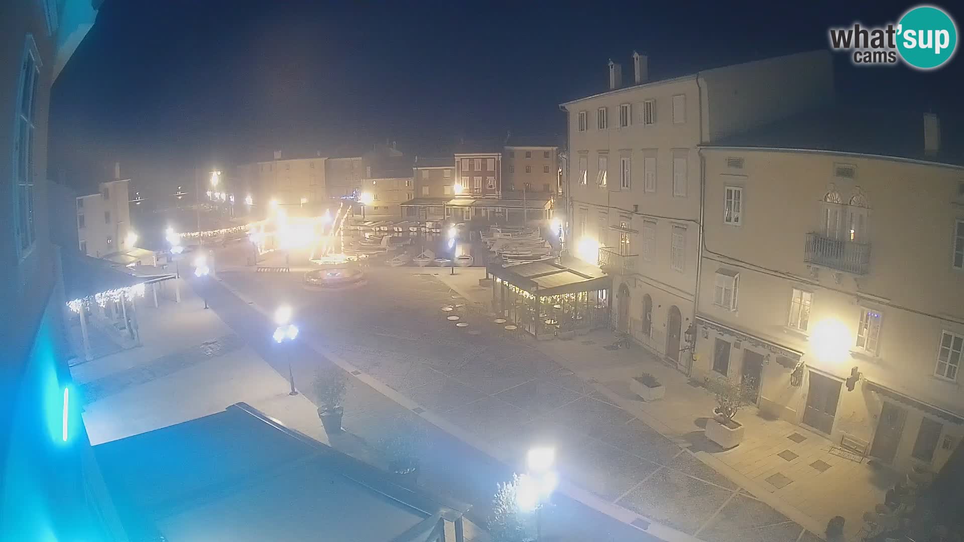 LIVE cam Cres city – place principale et “mandrač” – île de Cres – Croatie