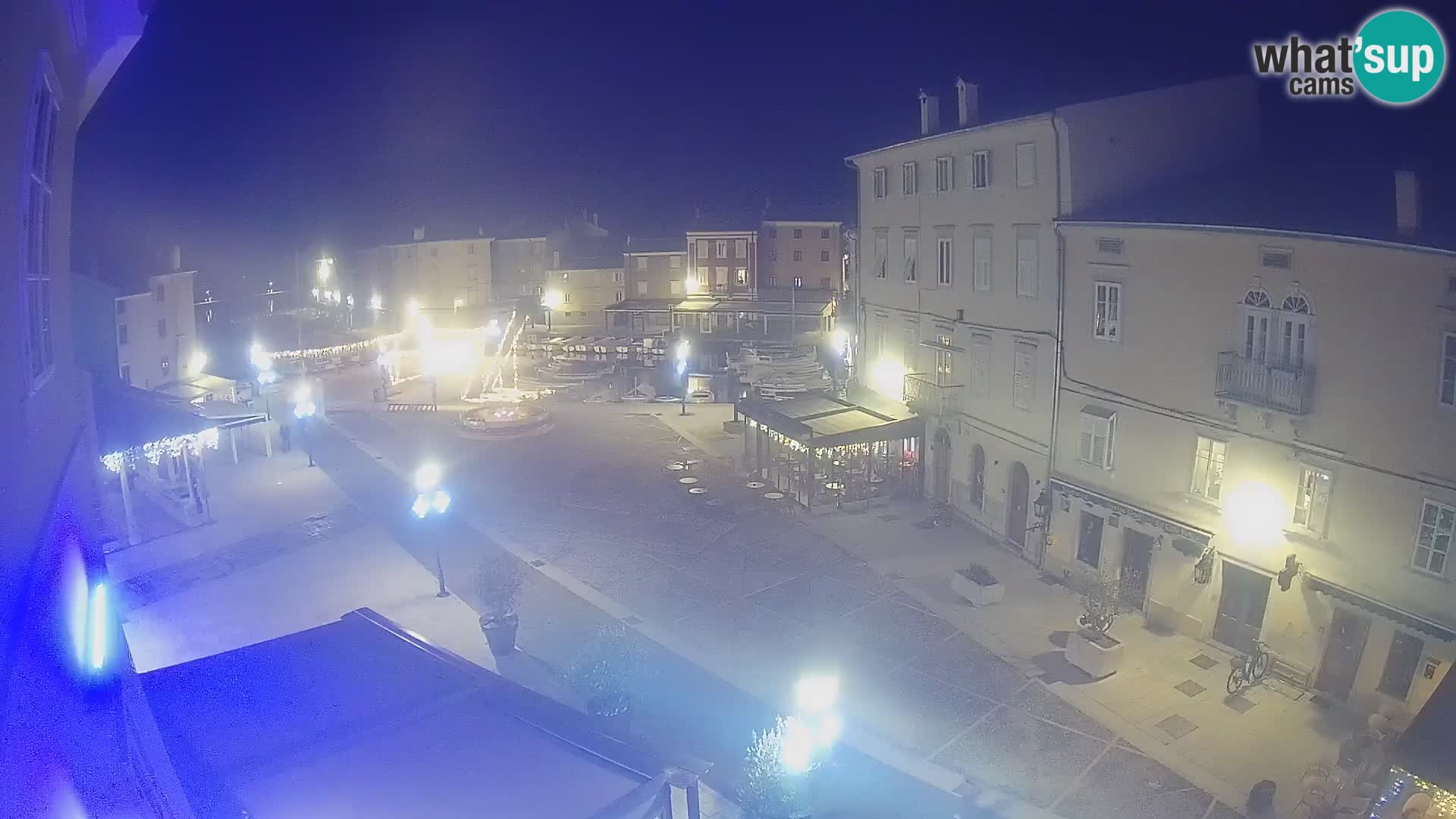 LIVE cam Cres city – place principale et “mandrač” – île de Cres – Croatie