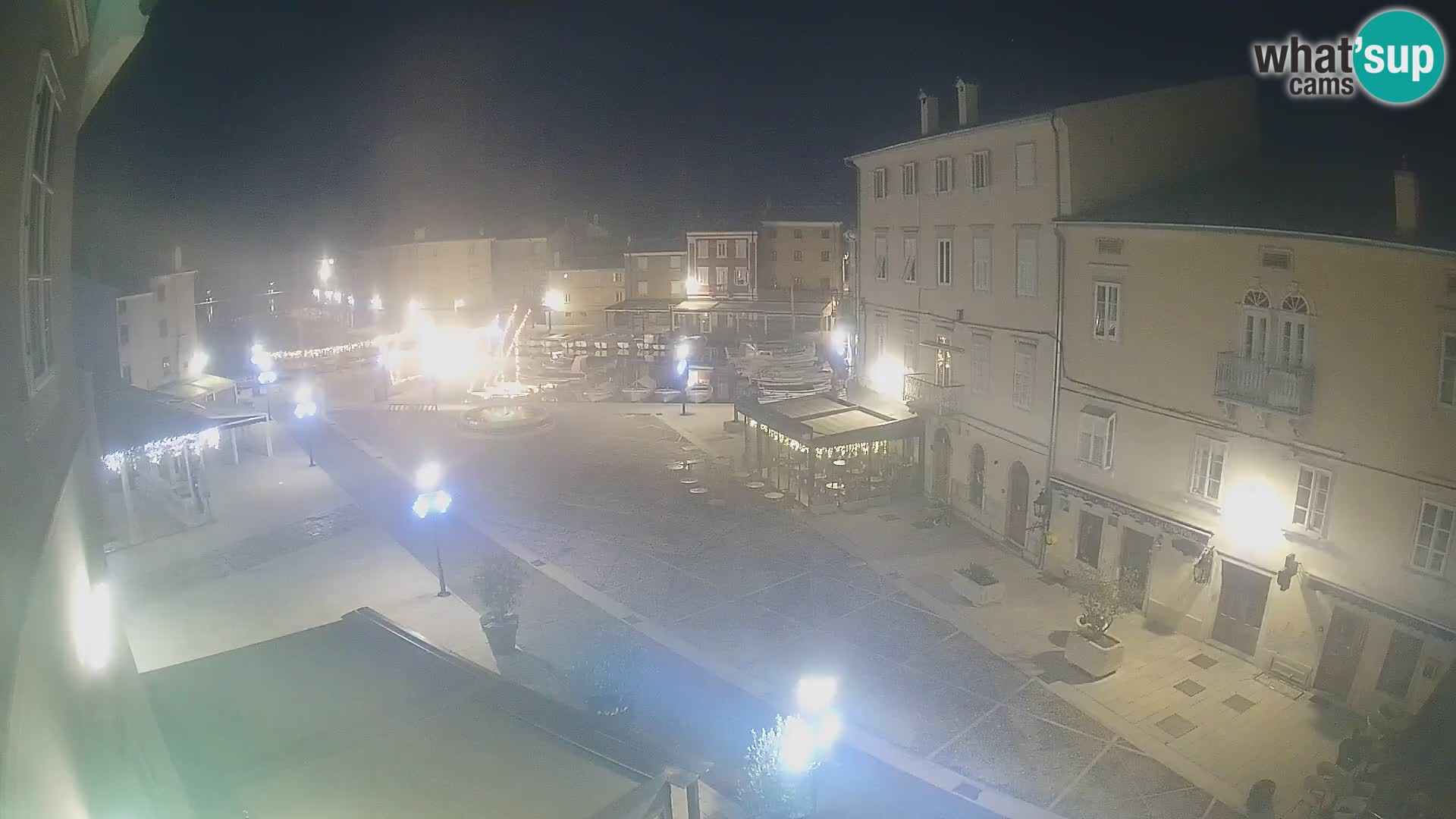 LIVE cam Cres city – place principale et “mandrač” – île de Cres – Croatie