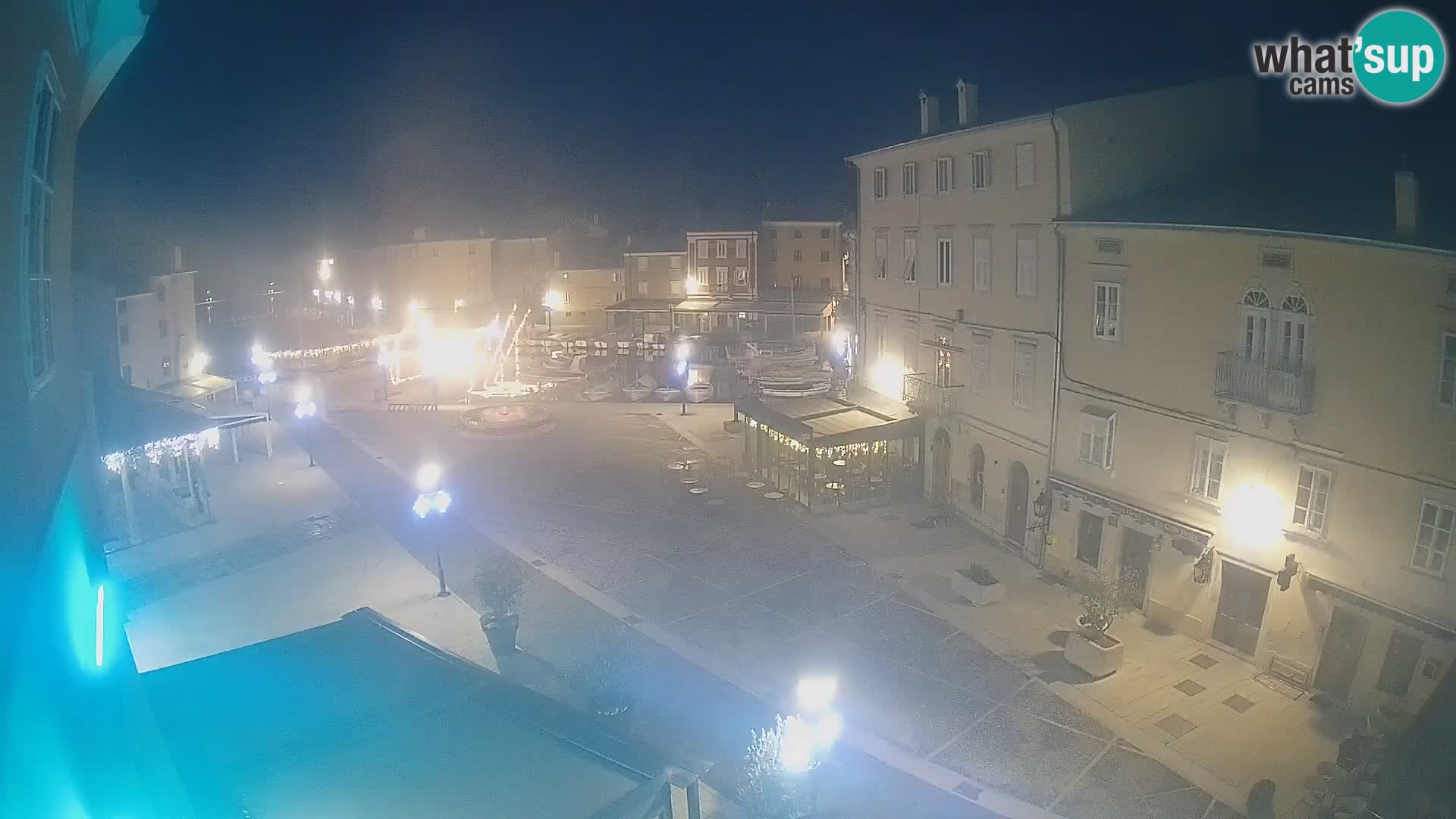 LIVE cam Cres city – place principale et “mandrač” – île de Cres – Croatie