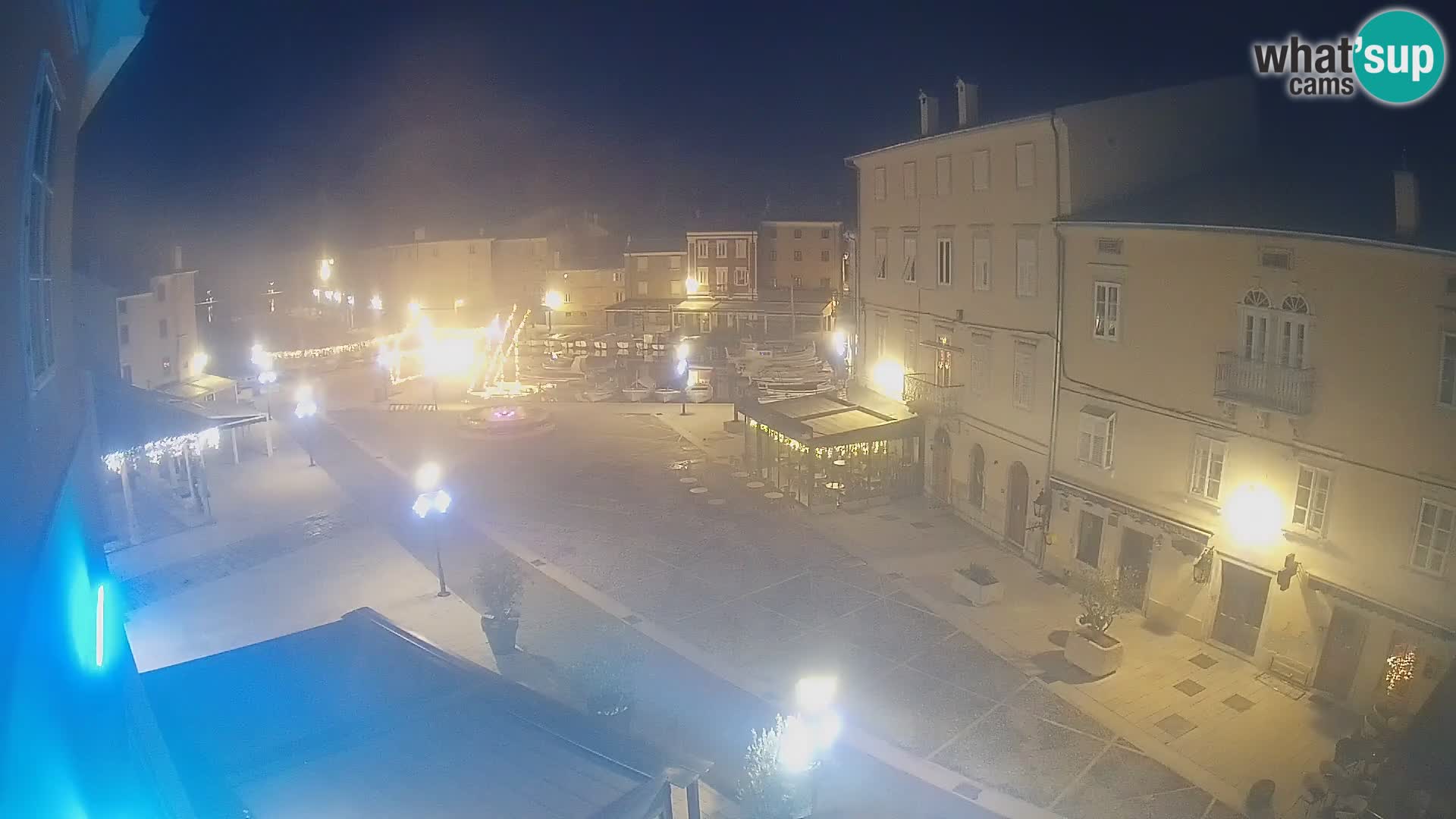 Cámara en vivo ciudad de Cres – plaza principal y “mandrač” – isla de Cres – Croacia