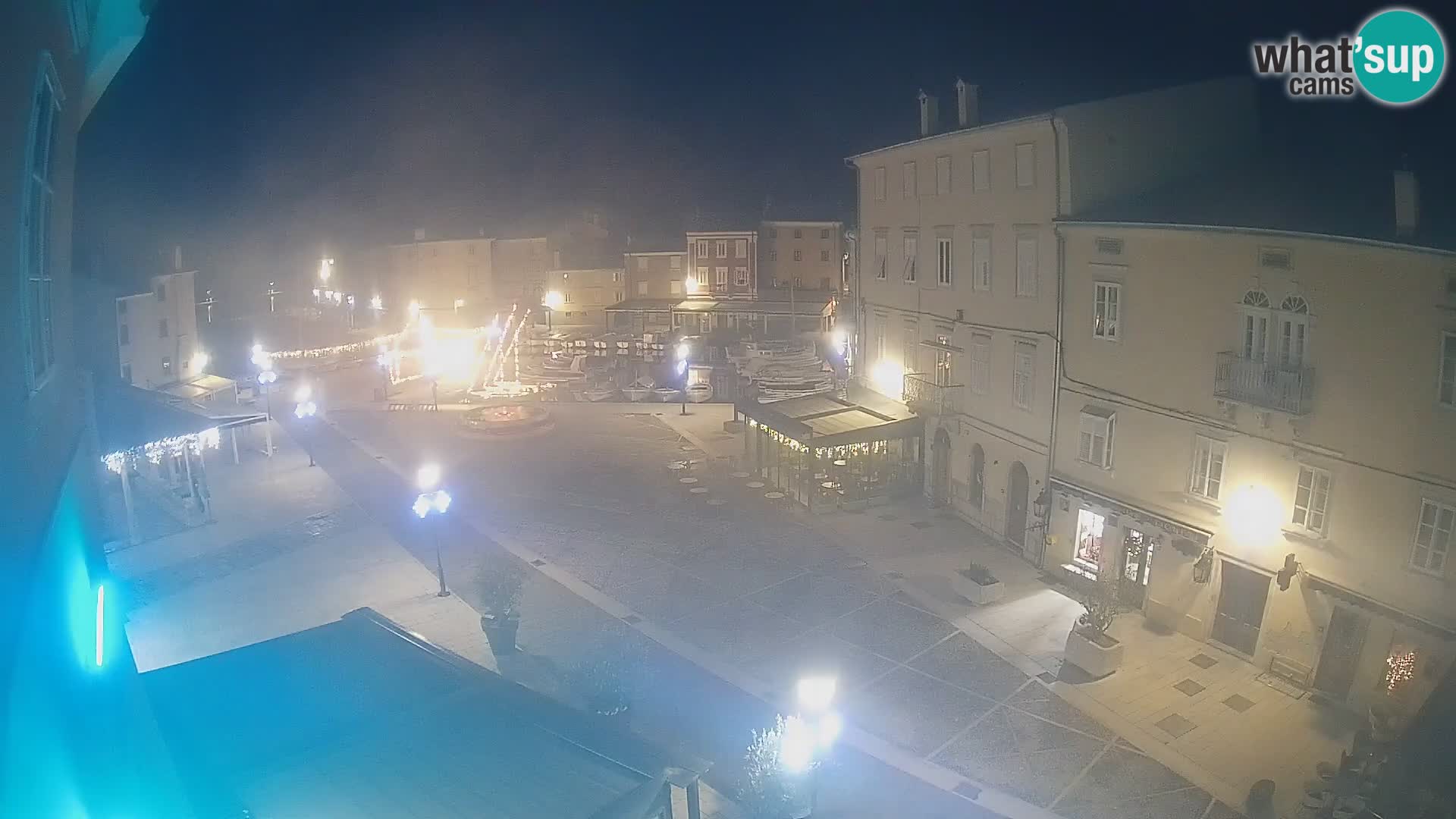 LIVE cam Cres city – place principale et “mandrač” – île de Cres – Croatie