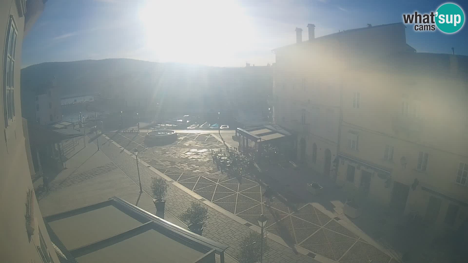 LIVE cam Cres city – place principale et “mandrač” – île de Cres – Croatie
