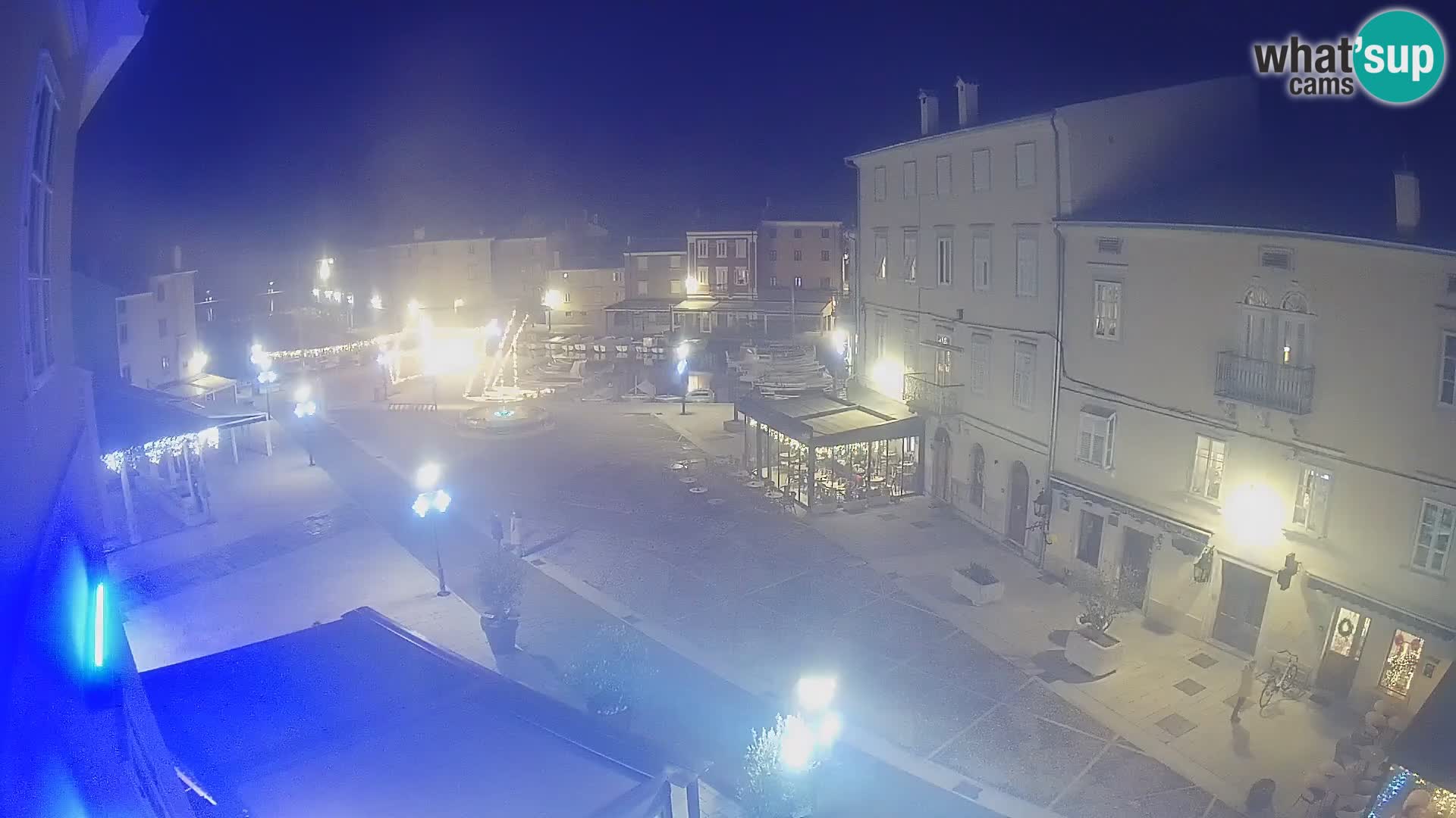 LIVE cam Cres city – place principale et “mandrač” – île de Cres – Croatie