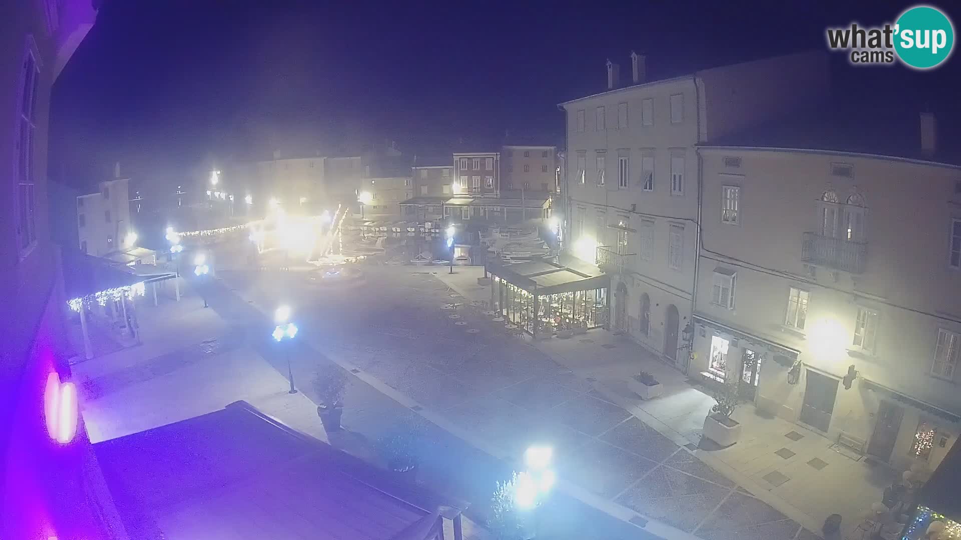 Cámara en vivo ciudad de Cres – plaza principal y “mandrač” – isla de Cres – Croacia