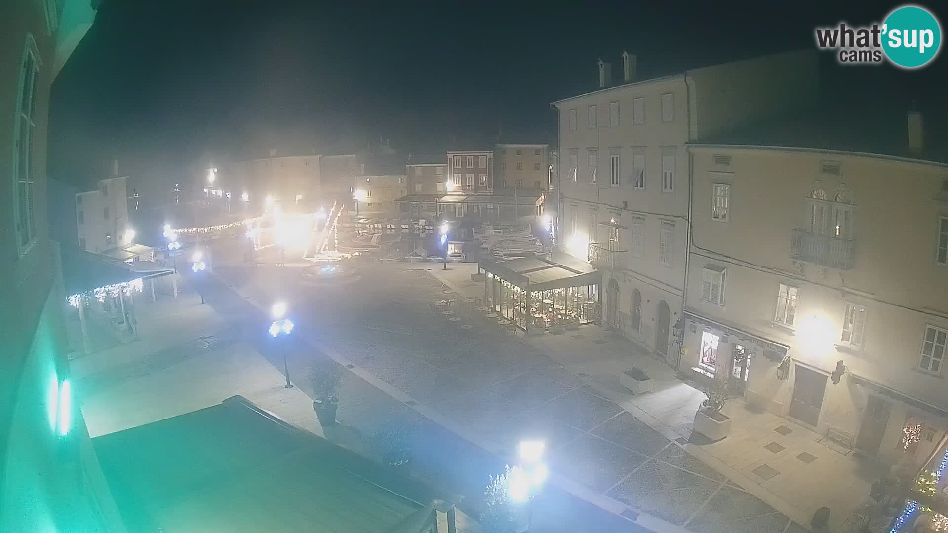 LIVE cam Cres city – place principale et “mandrač” – île de Cres – Croatie
