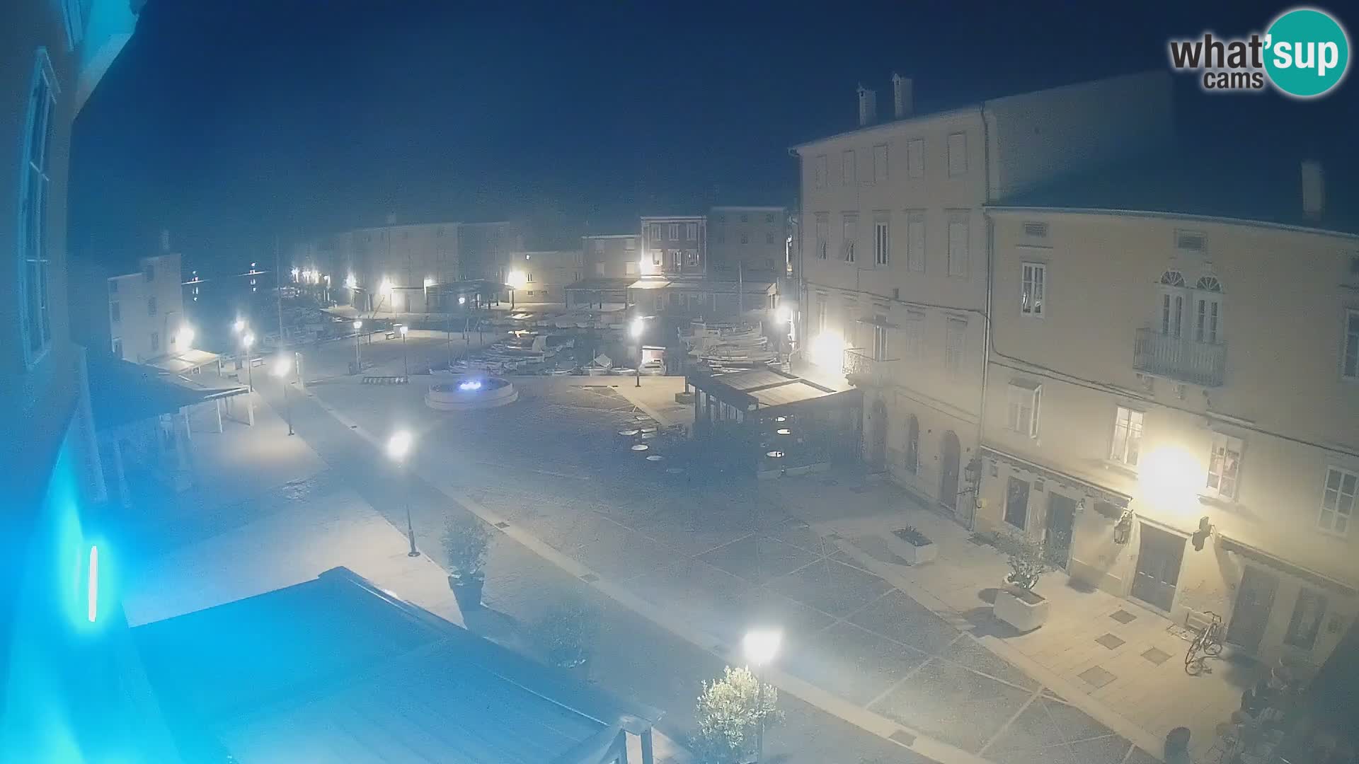 LIVE cam Cres city – place principale et “mandrač” – île de Cres – Croatie