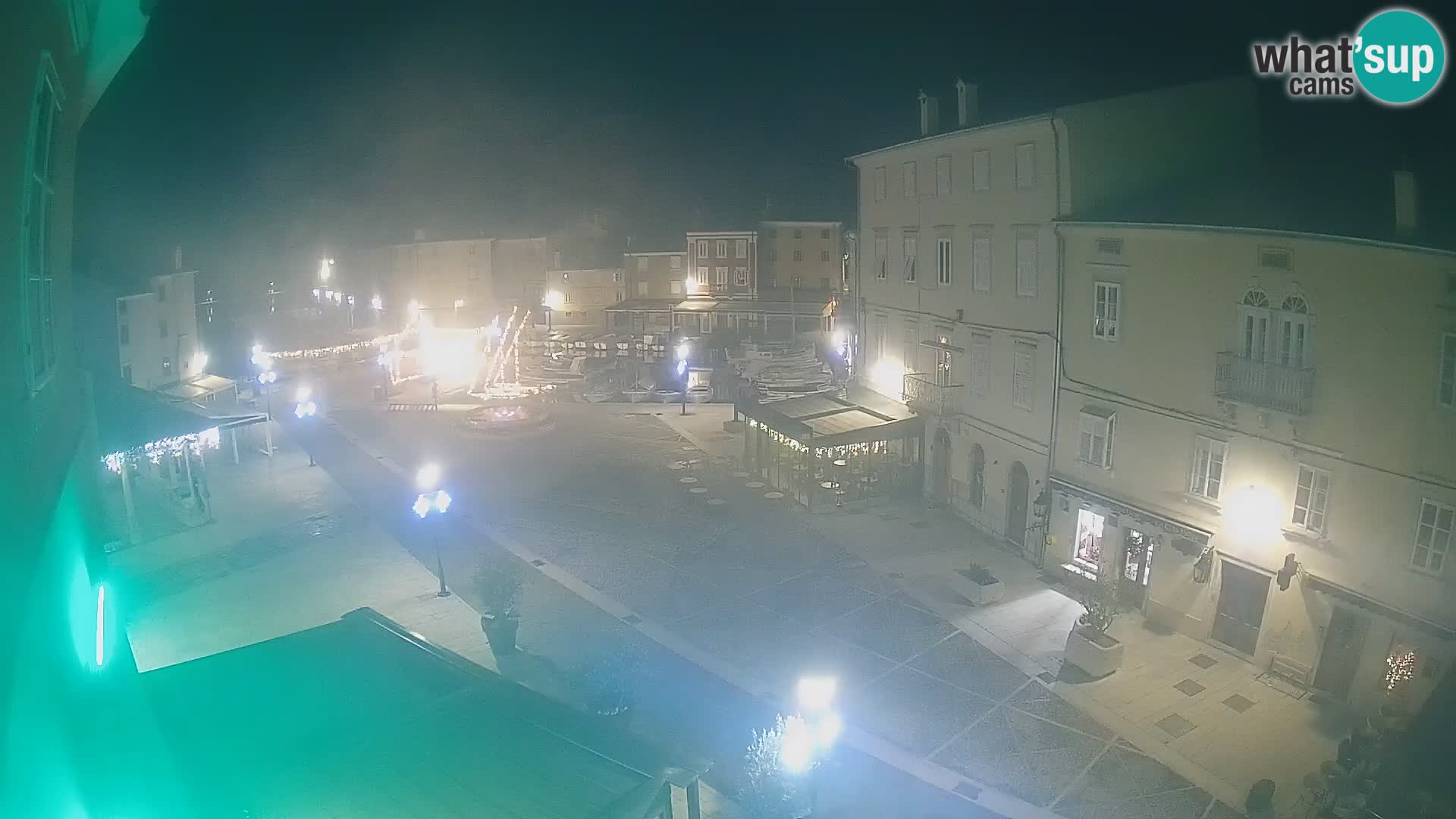 LIVE cam Cres city – place principale et “mandrač” – île de Cres – Croatie