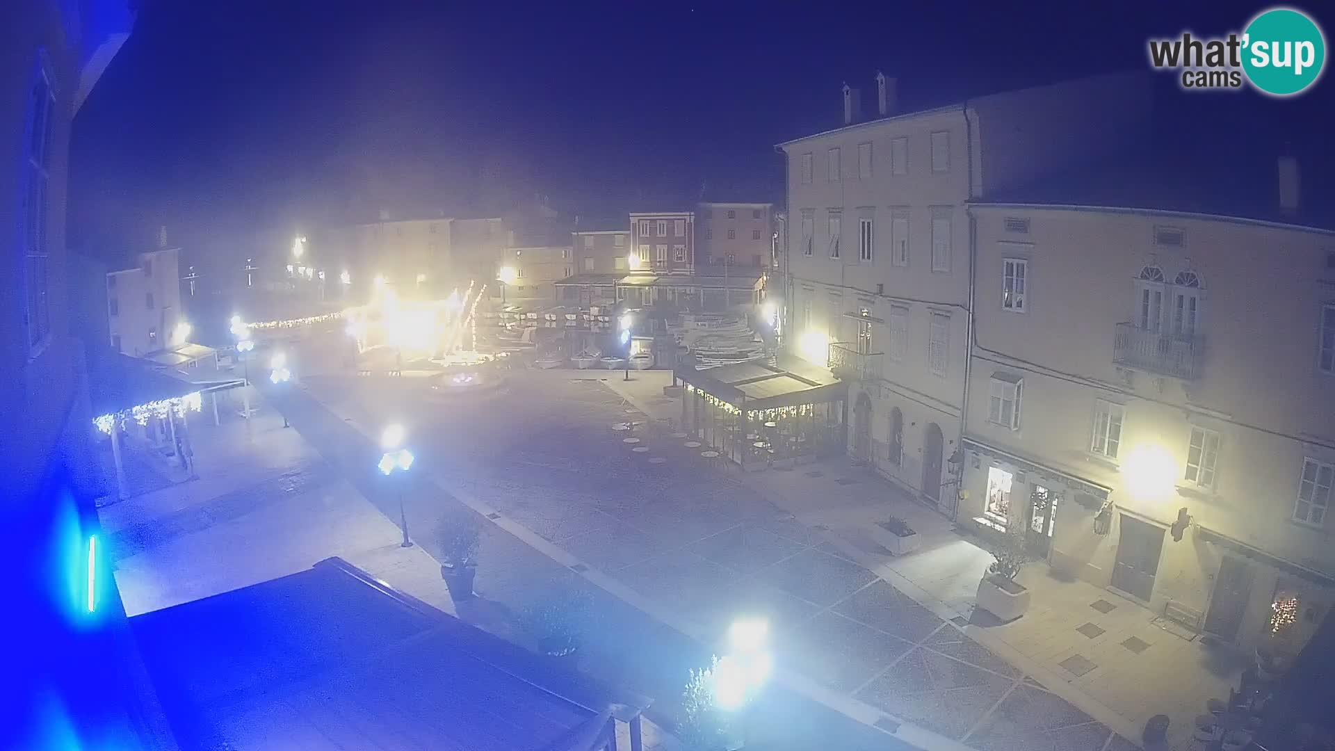 LIVE cam Cres city – place principale et “mandrač” – île de Cres – Croatie