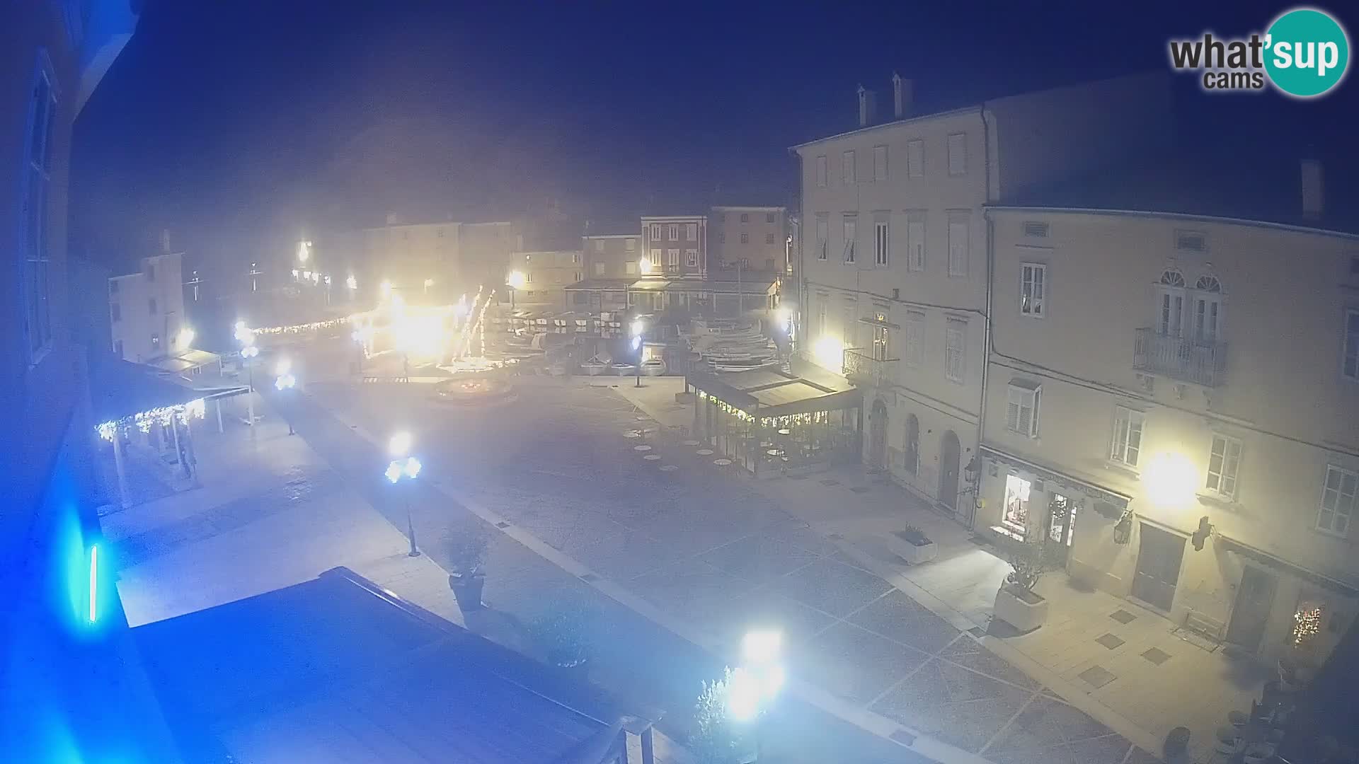 LIVE cam Cres city – place principale et “mandrač” – île de Cres – Croatie