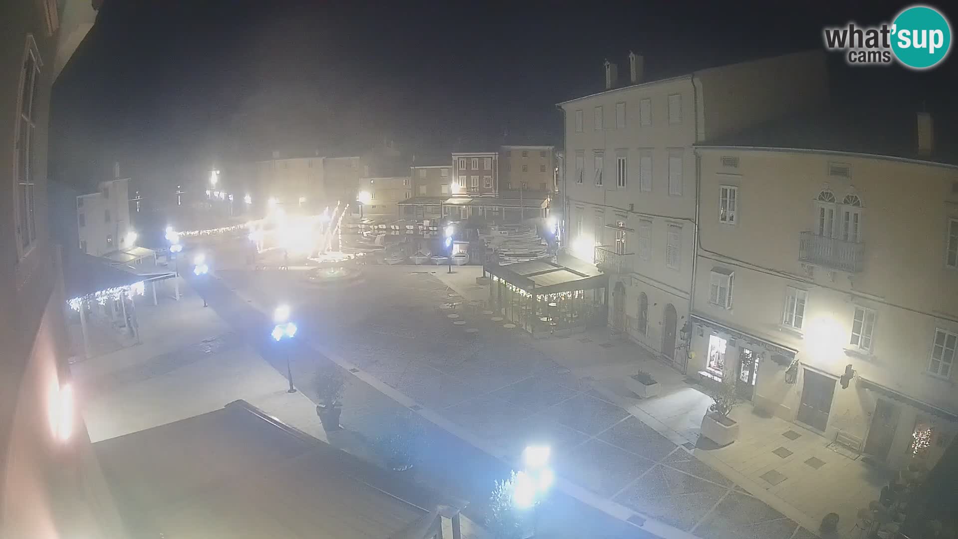 Cámara en vivo ciudad de Cres – plaza principal y “mandrač” – isla de Cres – Croacia