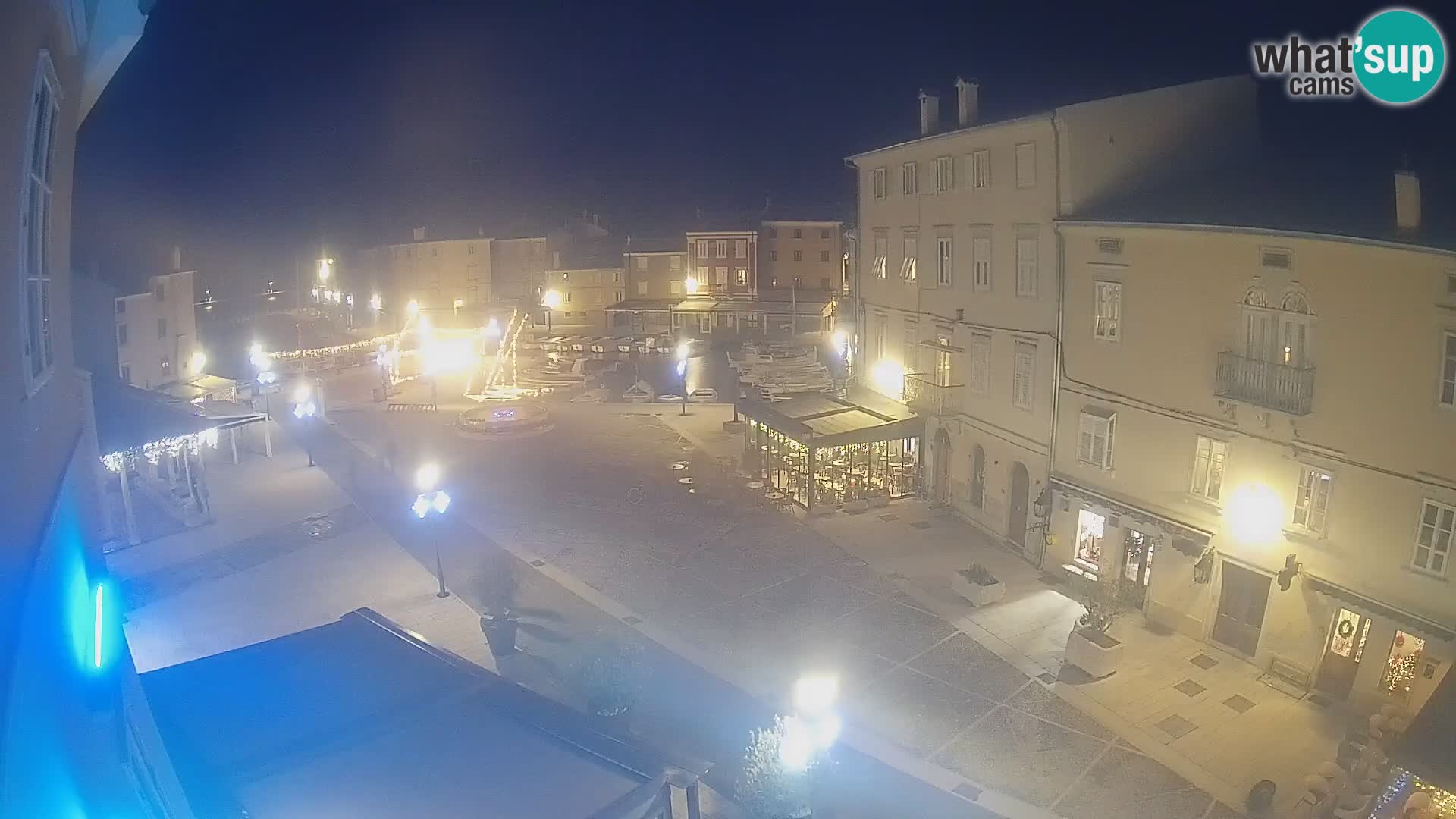LIVE cam Cres city – place principale et “mandrač” – île de Cres – Croatie