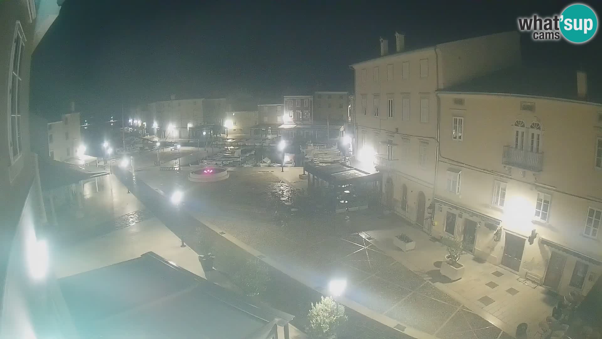 LIVE cam Cres city – place principale et “mandrač” – île de Cres – Croatie