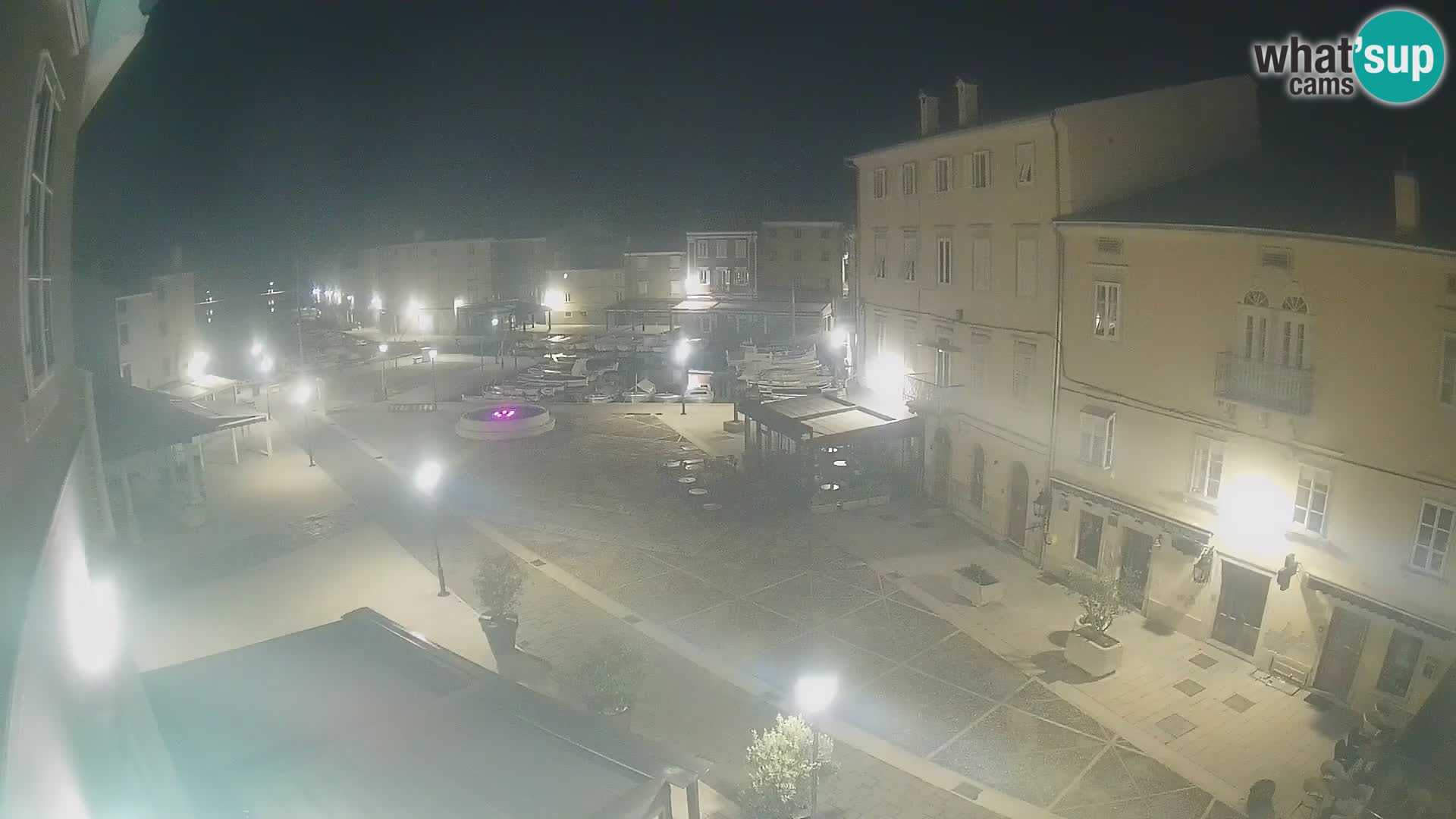 LIVE cam Cres city – place principale et “mandrač” – île de Cres – Croatie