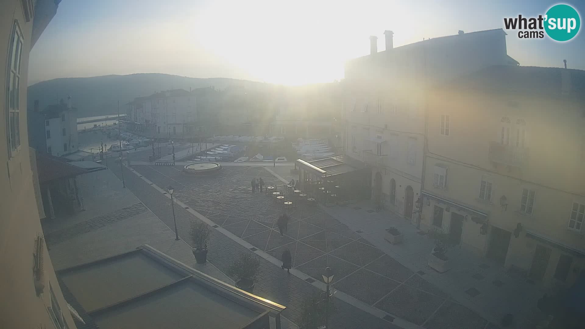 LIVE cam Cres Stadt – Hauptplatz und “mandrač” – Cres Insel – Kroatien