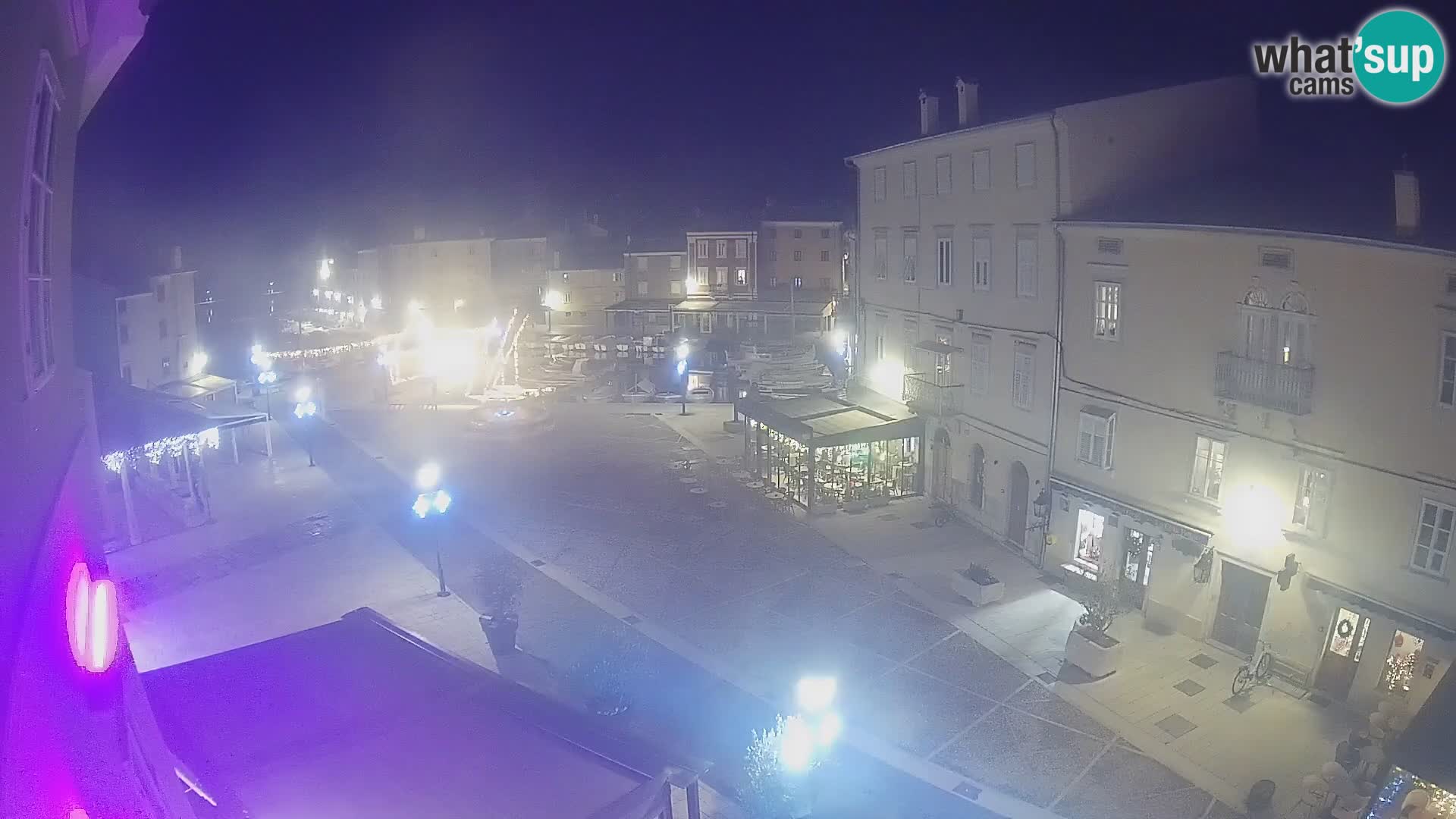 Cámara en vivo ciudad de Cres – plaza principal y “mandrač” – isla de Cres – Croacia