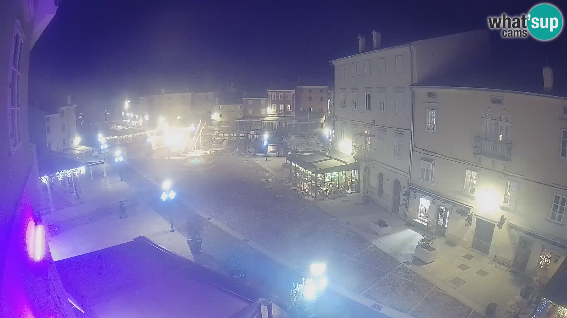 Cámara en vivo ciudad de Cres – plaza principal y “mandrač” – isla de Cres – Croacia