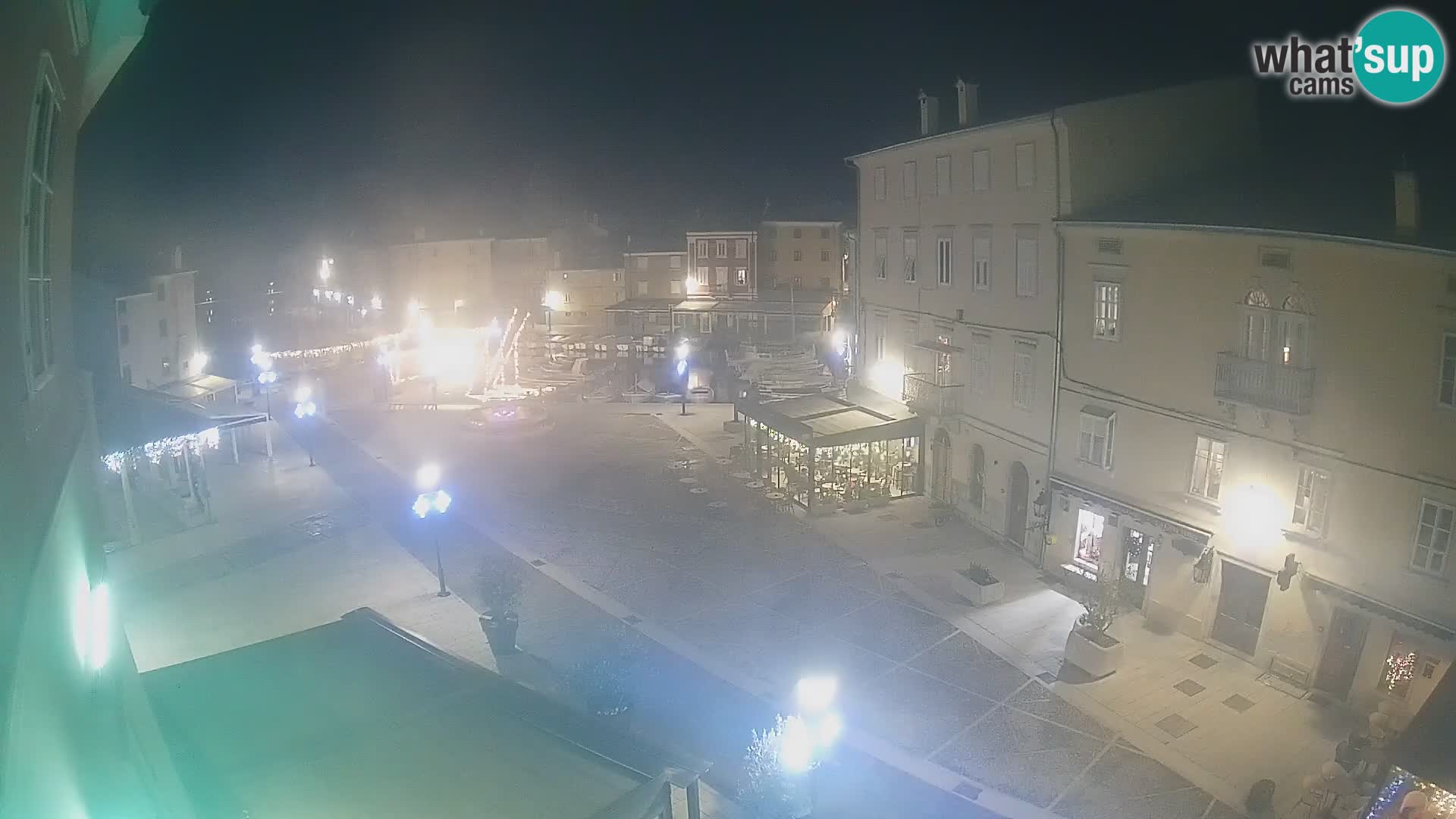 Cámara en vivo ciudad de Cres – plaza principal y “mandrač” – isla de Cres – Croacia