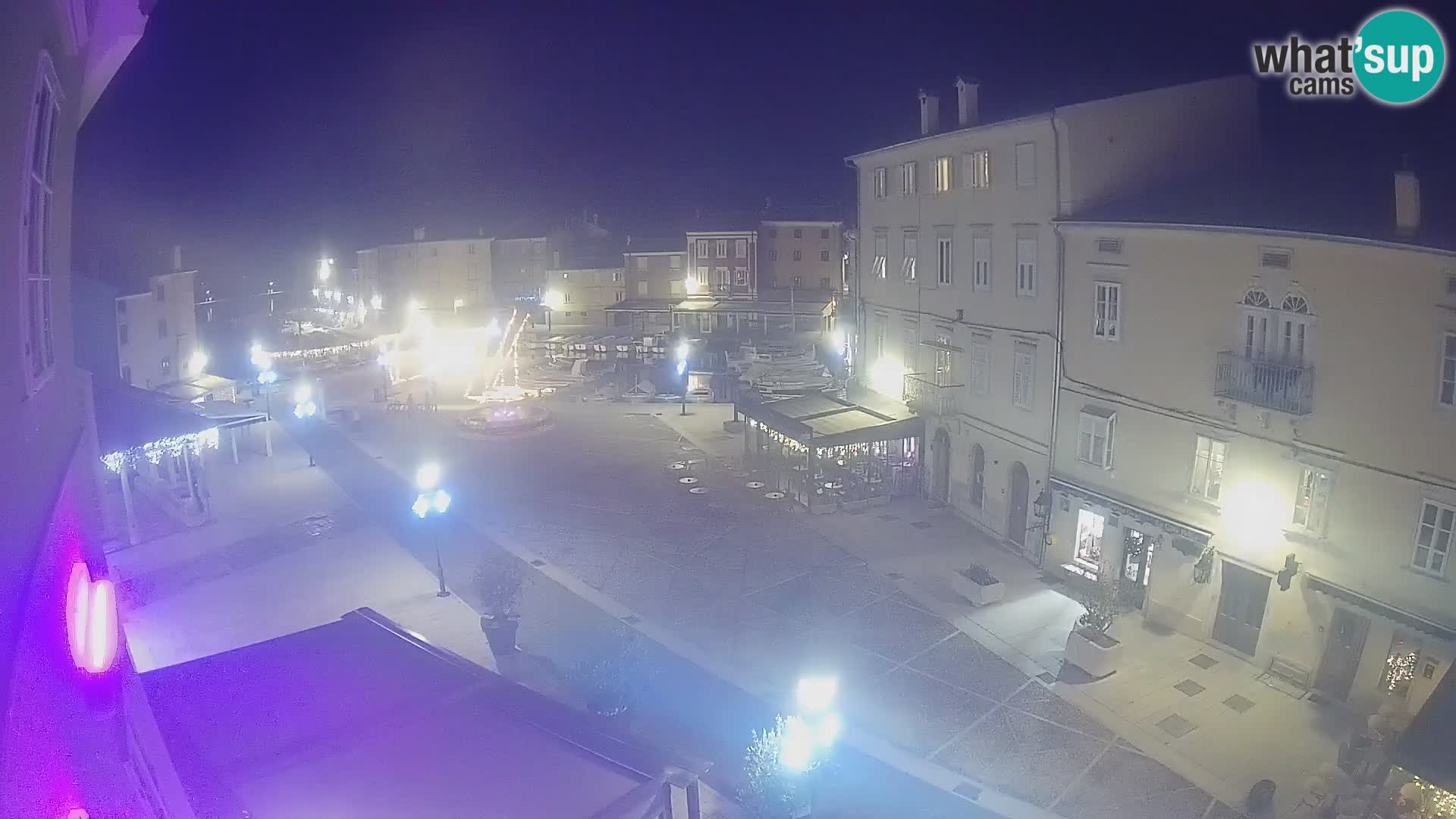 LIVE cam Cres city – place principale et “mandrač” – île de Cres – Croatie