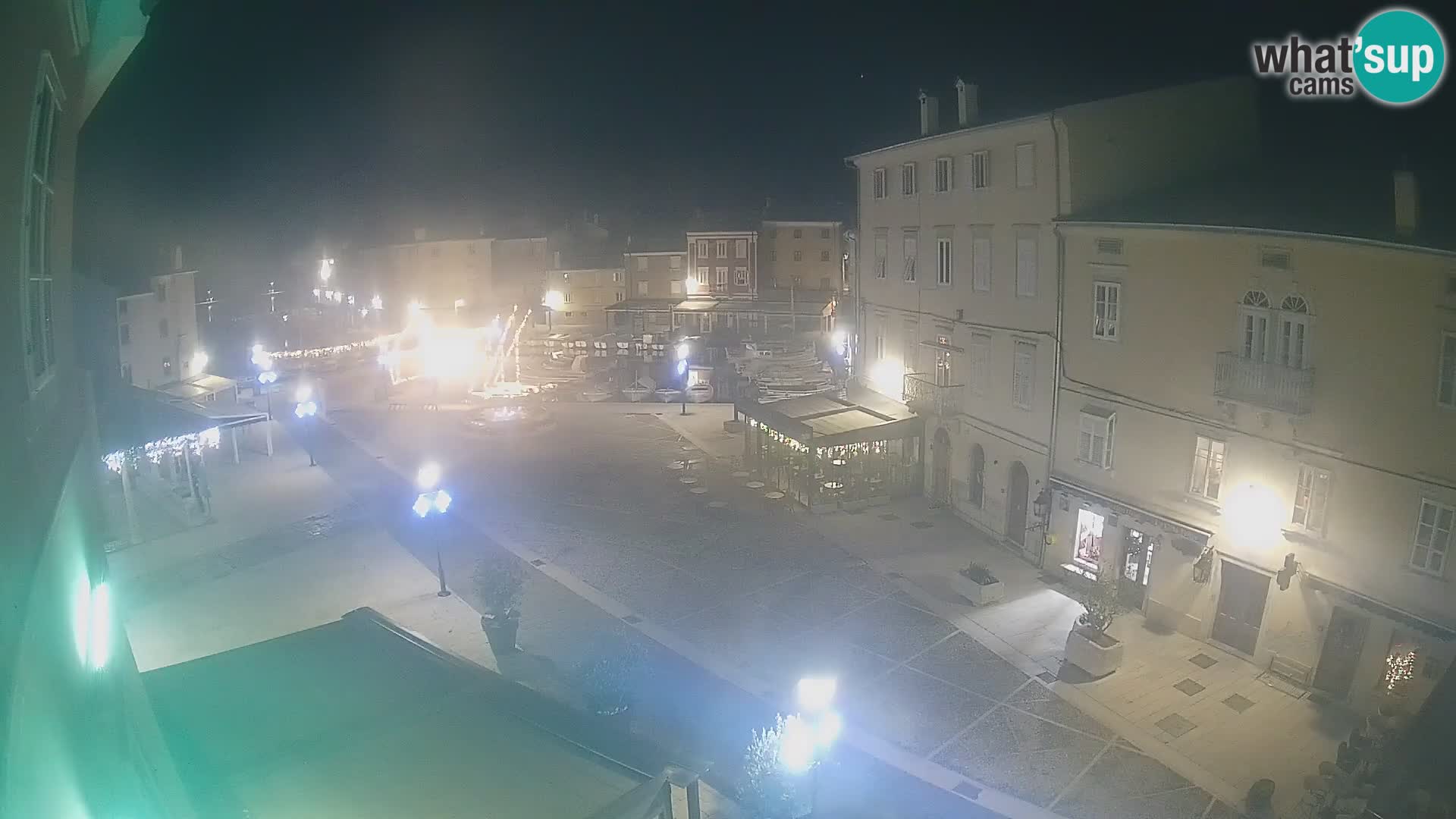 LIVE cam Cres city – place principale et “mandrač” – île de Cres – Croatie