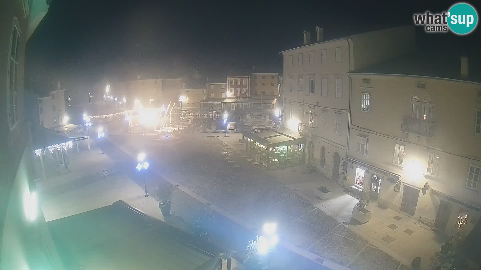 LIVE cam Cres city – place principale et “mandrač” – île de Cres – Croatie