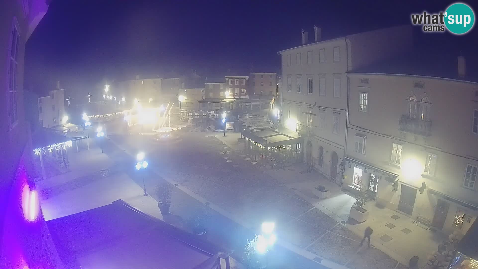LIVE cam Cres city – place principale et “mandrač” – île de Cres – Croatie