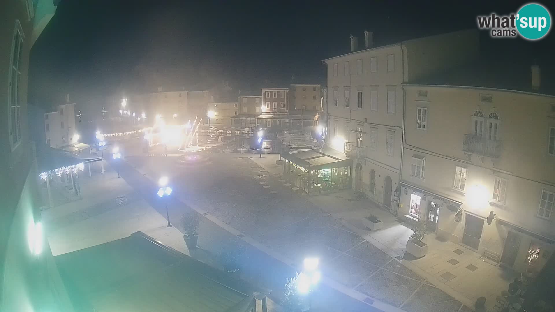 LIVE cam Cres city – place principale et “mandrač” – île de Cres – Croatie