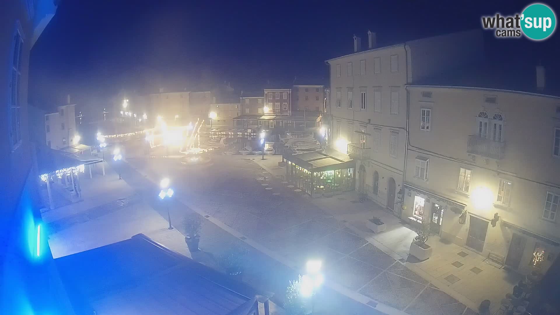 Cámara en vivo ciudad de Cres – plaza principal y “mandrač” – isla de Cres – Croacia