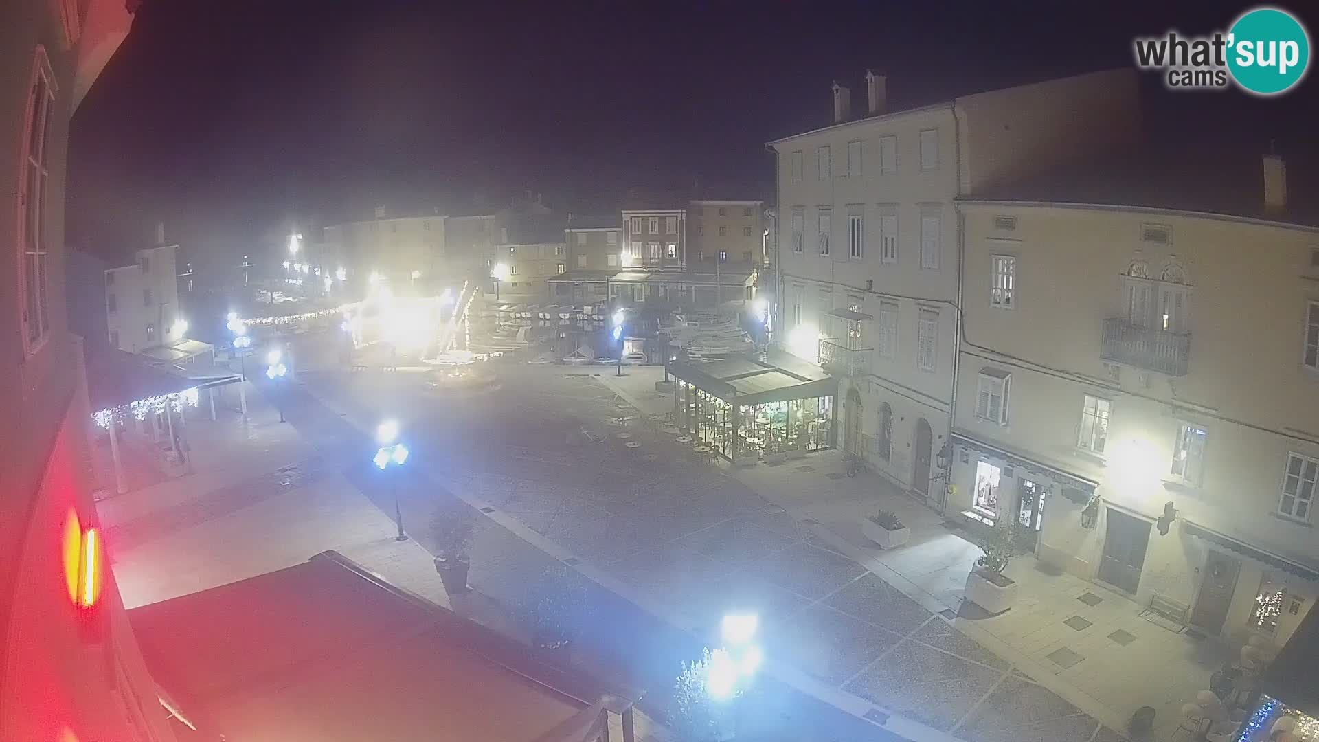 LIVE cam Cres city – place principale et “mandrač” – île de Cres – Croatie