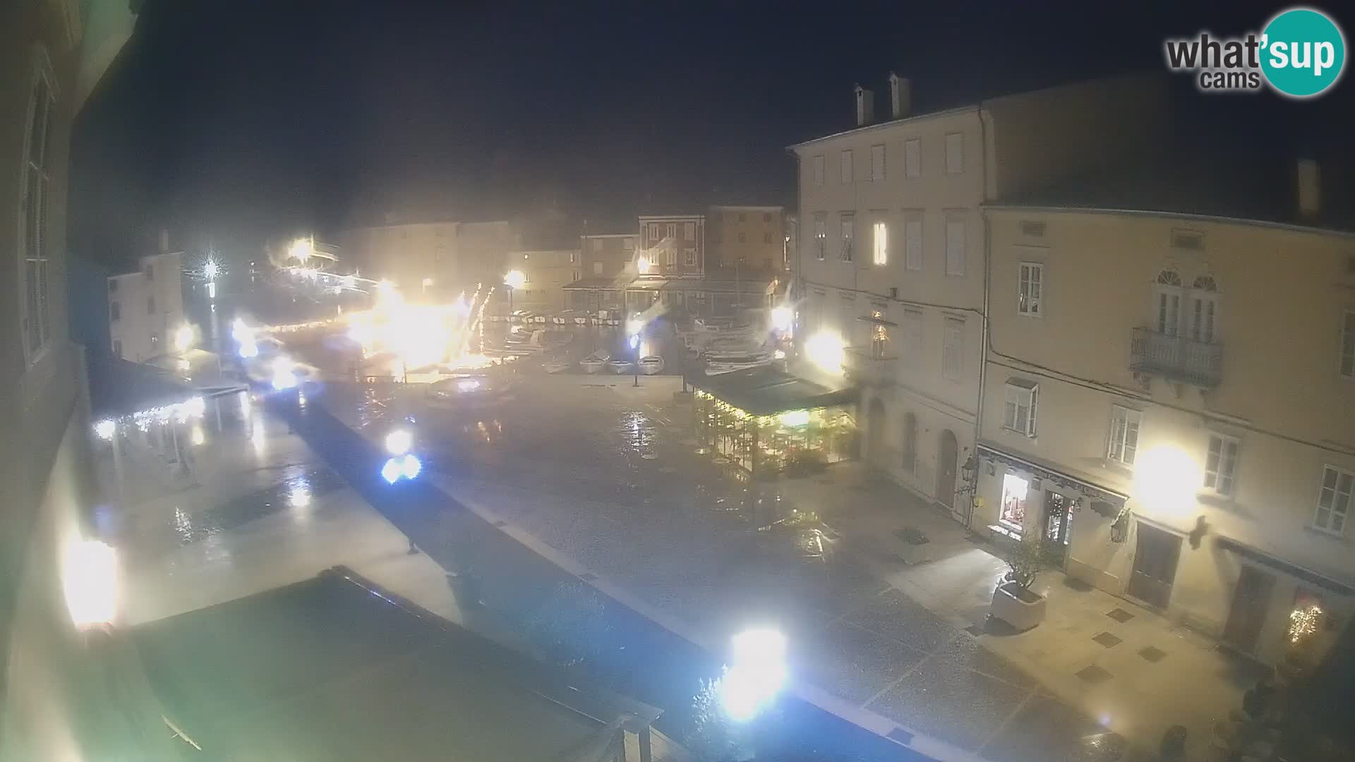 LIVE cam Cres città – piazza principale e “mandrač” – isola di Cherso – Croazia