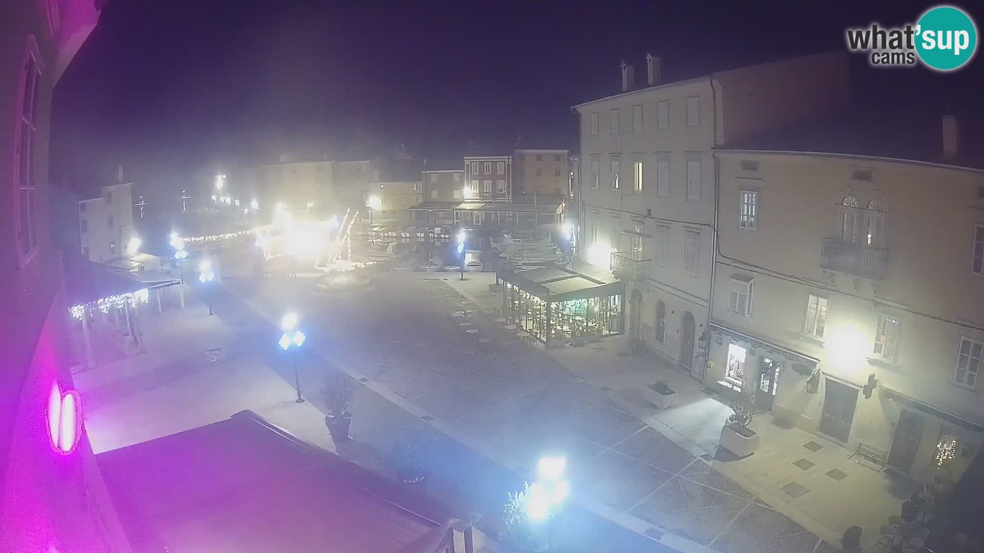 LIVE cam Cres city – place principale et “mandrač” – île de Cres – Croatie