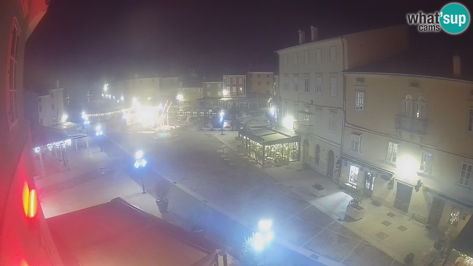 Cámara en vivo ciudad de Cres – plaza principal y “mandrač” – isla de Cres – Croacia