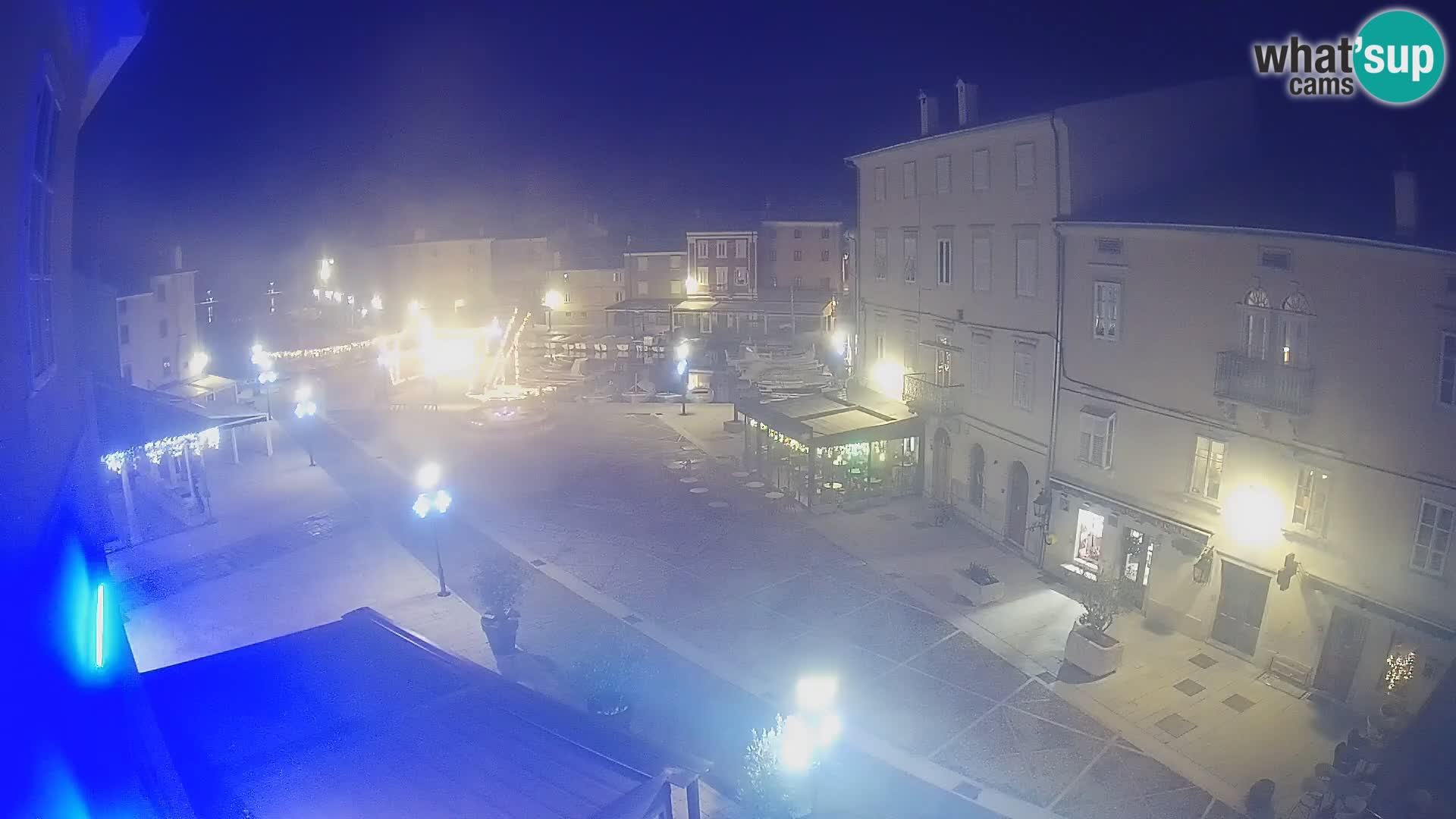 LIVE cam Cres city – place principale et “mandrač” – île de Cres – Croatie