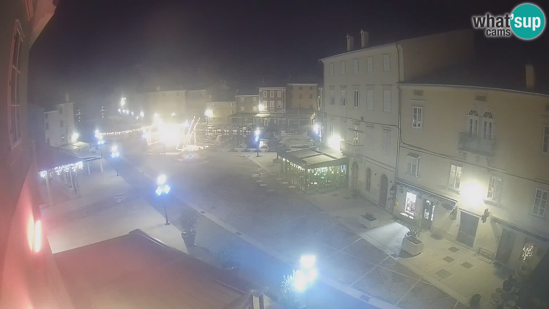 LIVE cam Cres city – place principale et “mandrač” – île de Cres – Croatie
