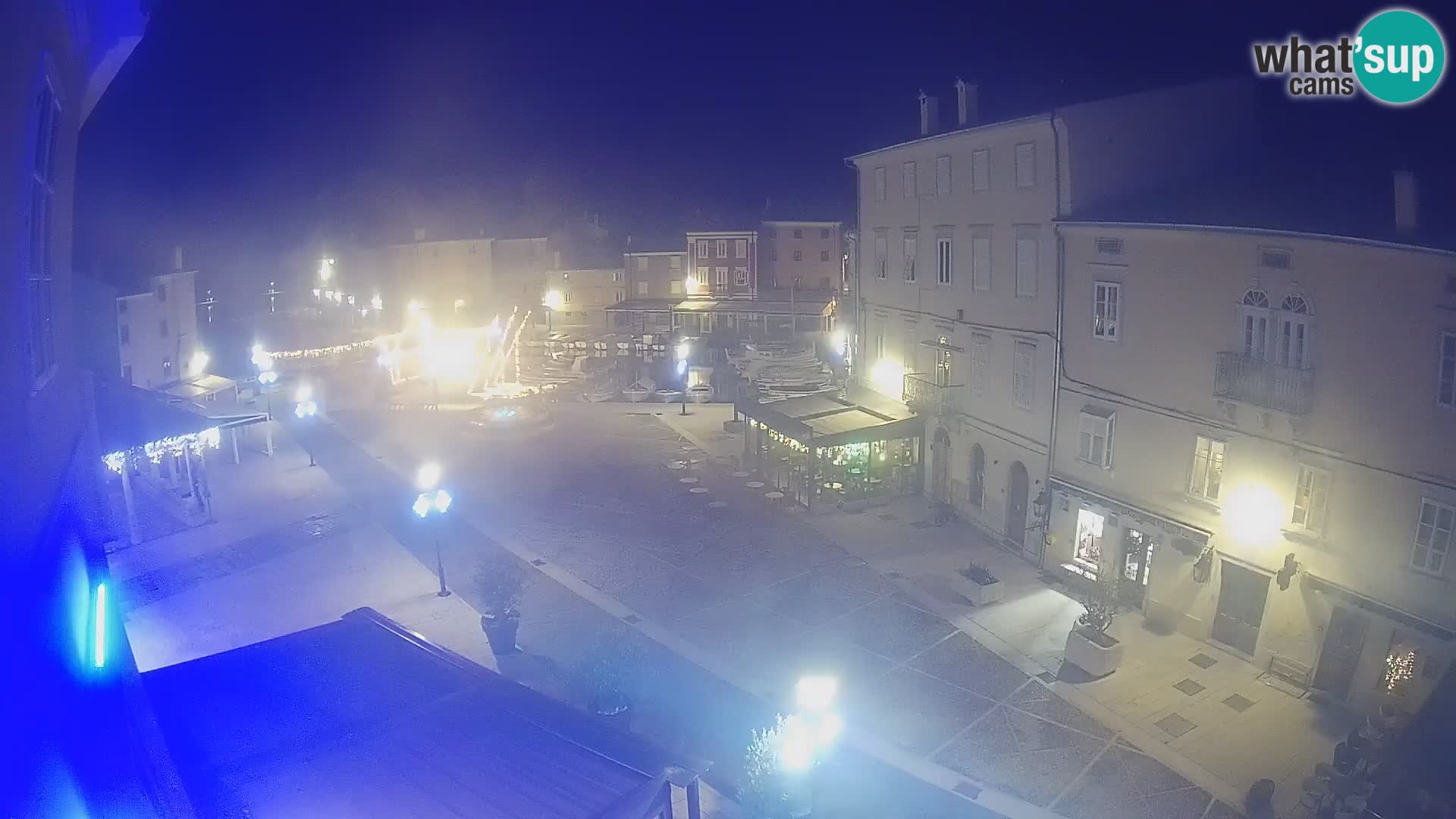 LIVE cam Cres city – place principale et “mandrač” – île de Cres – Croatie