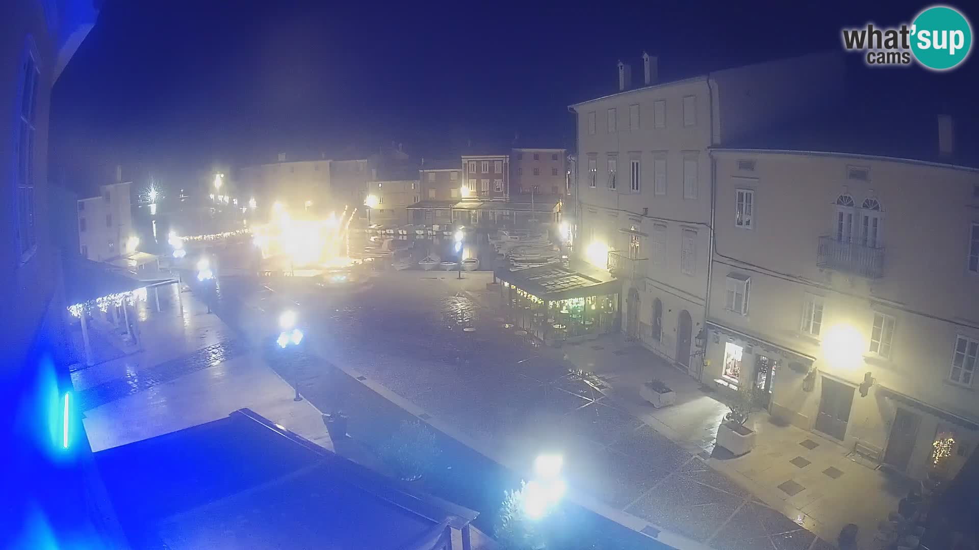 LIVE cam Cres city – place principale et “mandrač” – île de Cres – Croatie