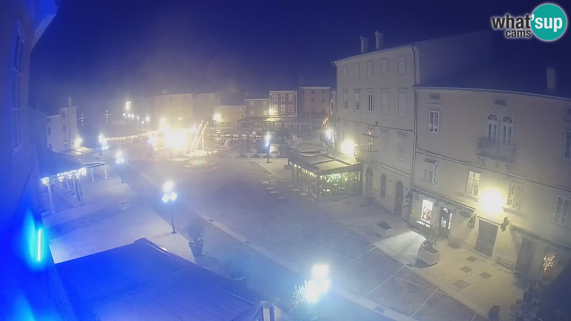 LIVE cam Cres Stadt – Hauptplatz und “mandrač” – Cres Insel – Kroatien