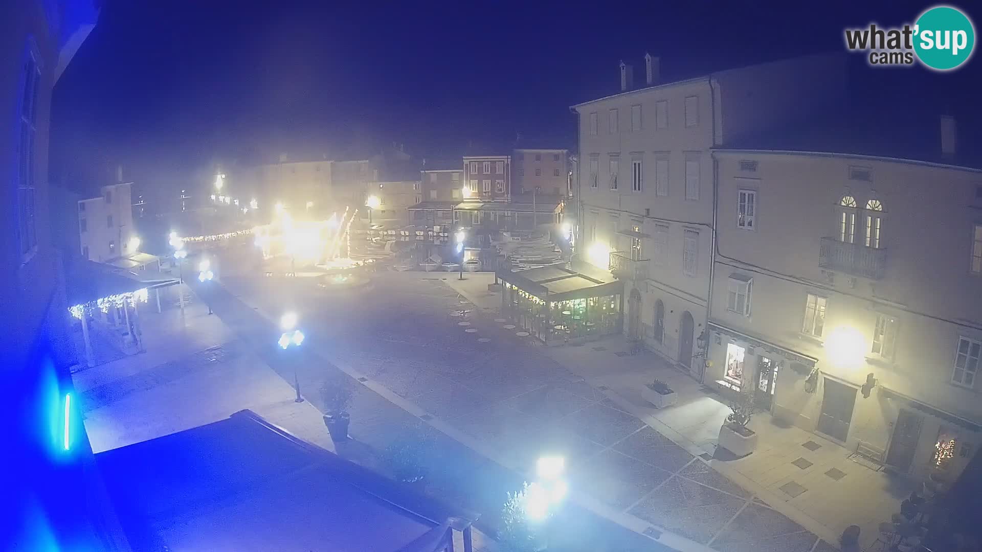LIVE cam Cres city – place principale et “mandrač” – île de Cres – Croatie