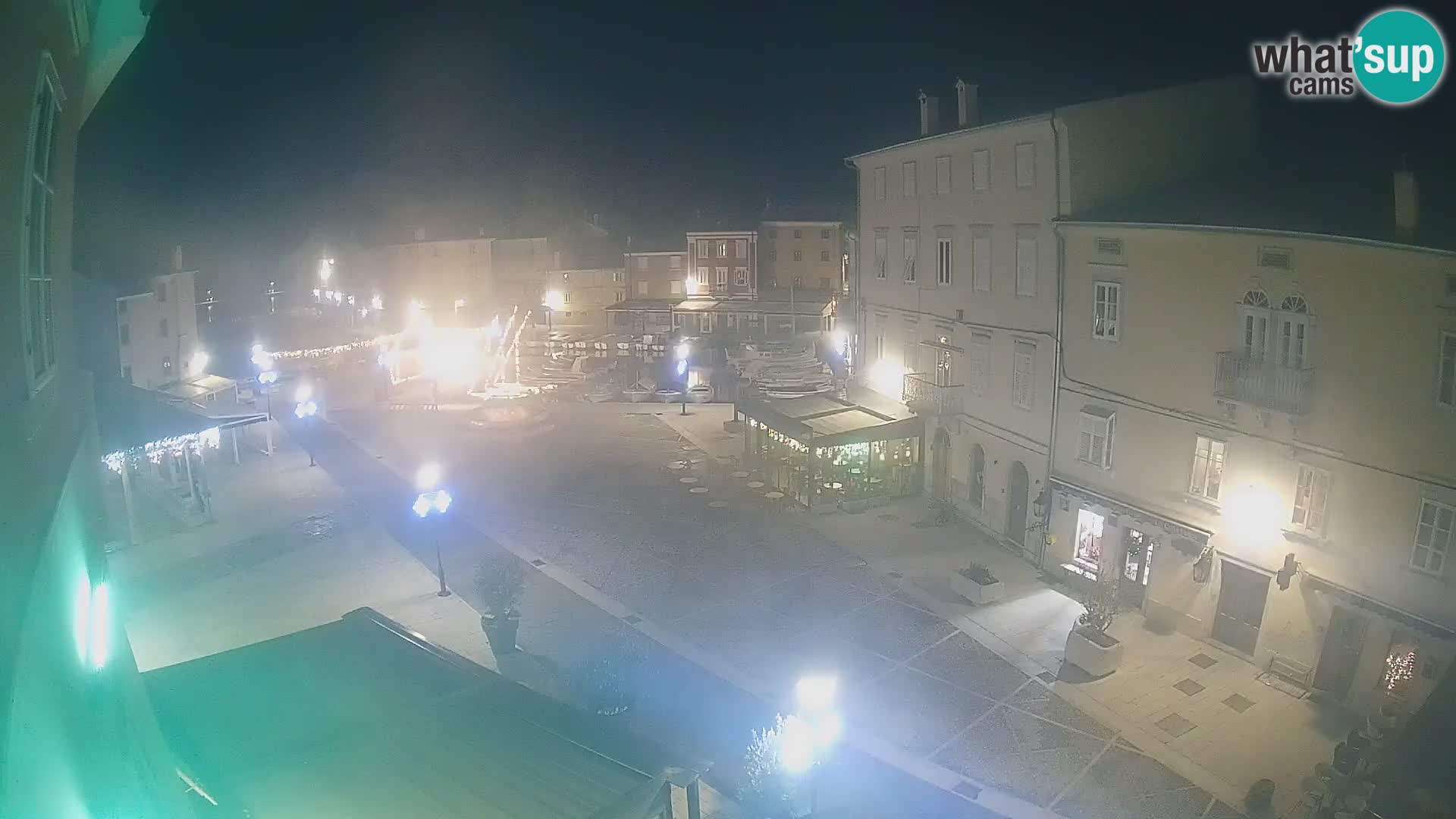 LIVE cam Cres city – place principale et “mandrač” – île de Cres – Croatie