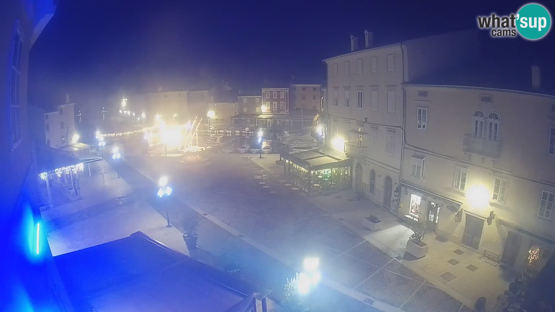 LIVE cam Cres city – place principale et “mandrač” – île de Cres – Croatie