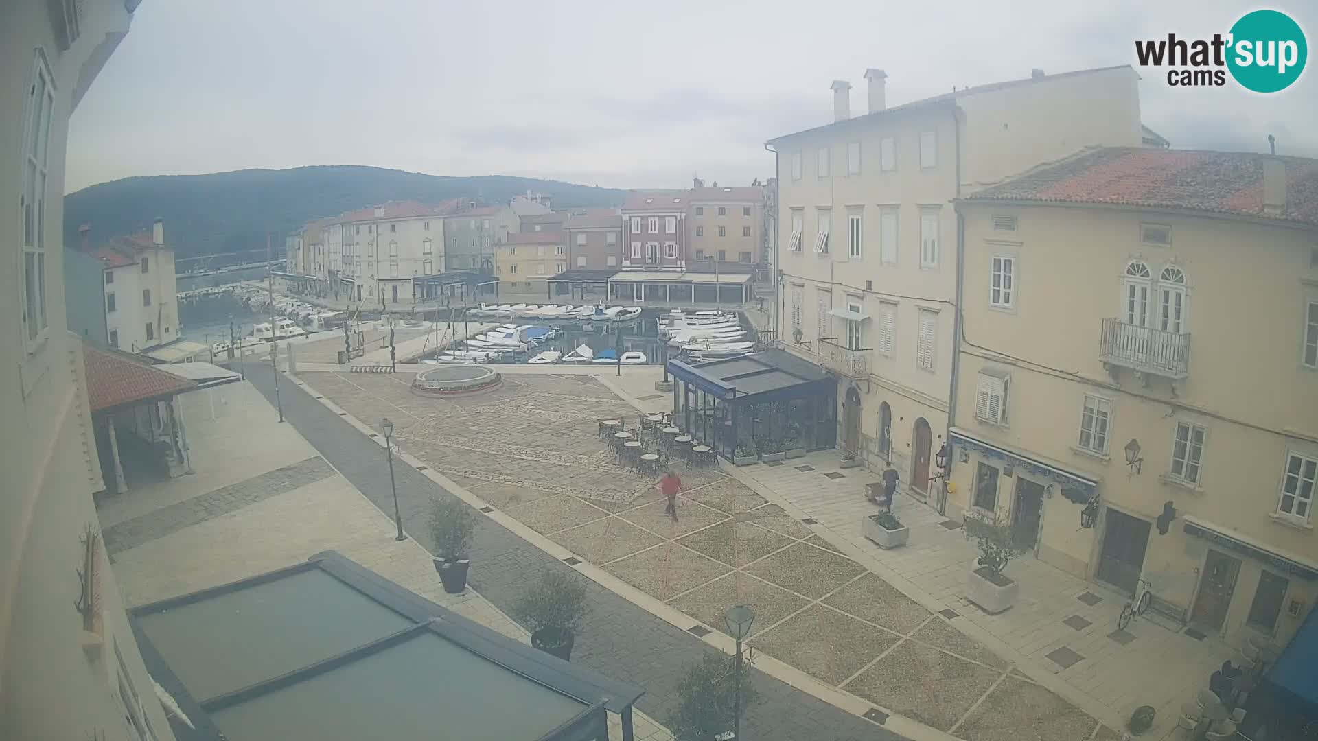 LIVE cam Cres città – piazza principale e “mandrač” – isola di Cherso – Croazia