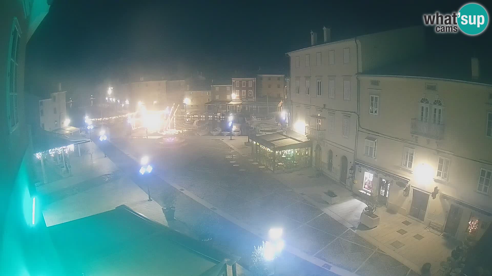 Cámara en vivo ciudad de Cres – plaza principal y “mandrač” – isla de Cres – Croacia