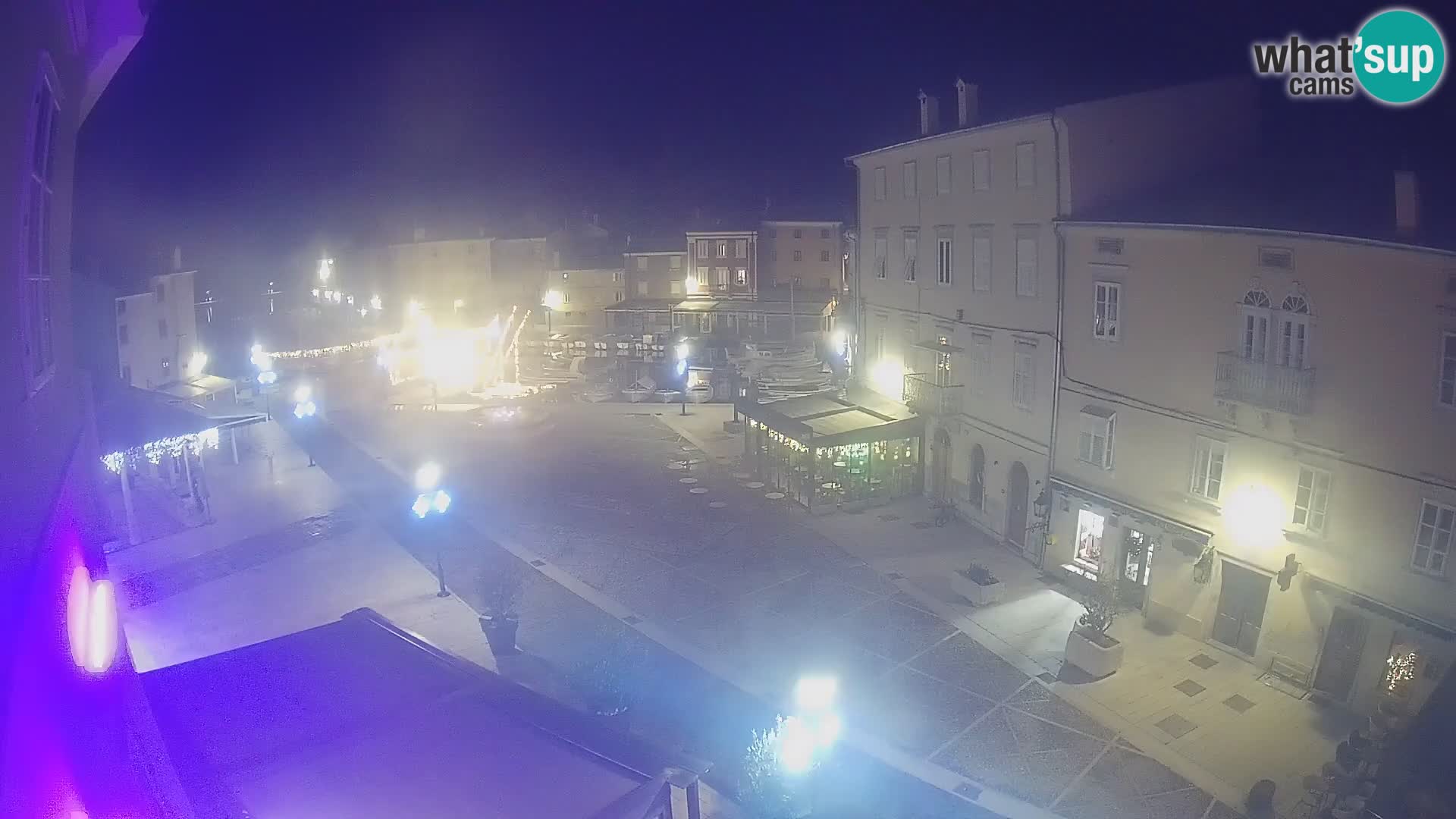 LIVE cam Cres city – place principale et “mandrač” – île de Cres – Croatie